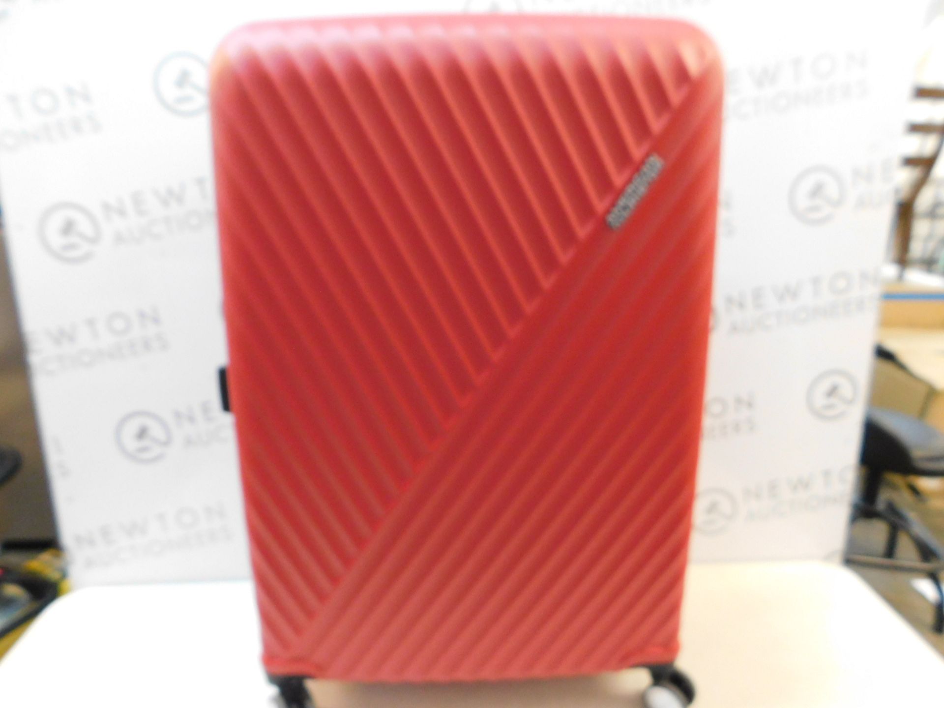 1 AMERICAN TOURISTER VISBY COMBI-LOCK DEEP RED HARDSIDE PROTECTION LARGE LUGGAGE CASE RRP £129.99