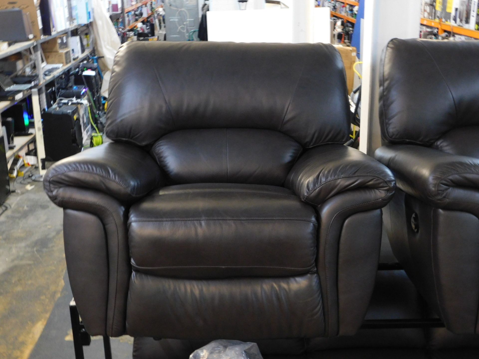 1 LA-Z-BOY DARK BROWN LEATHER ELECTRIC RECLINER RRP Â£499