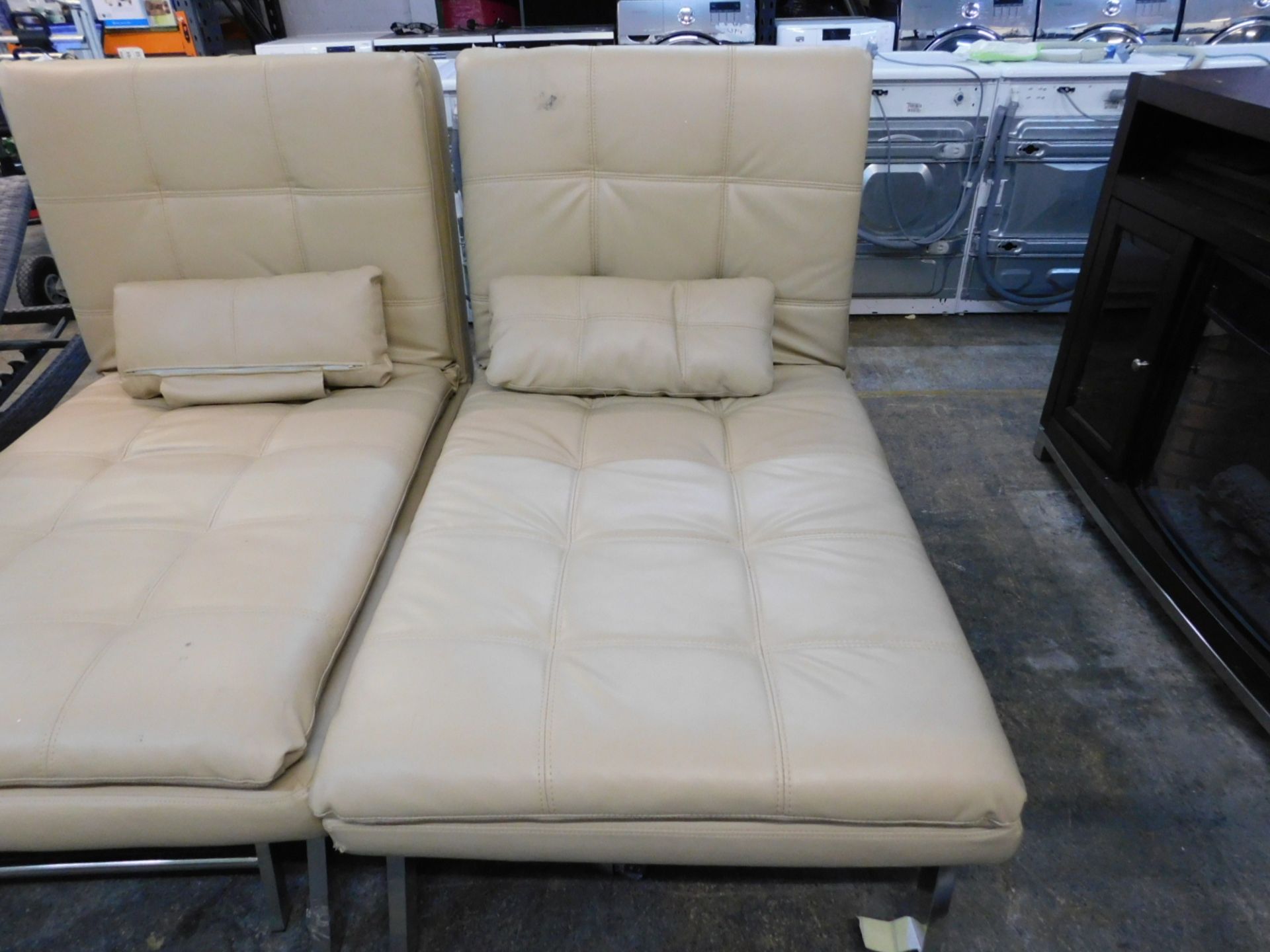 1 LIFESTYLE SOLUTIONS VALENCIA CHAISE IN CREAM LEATHER RRP Â£299