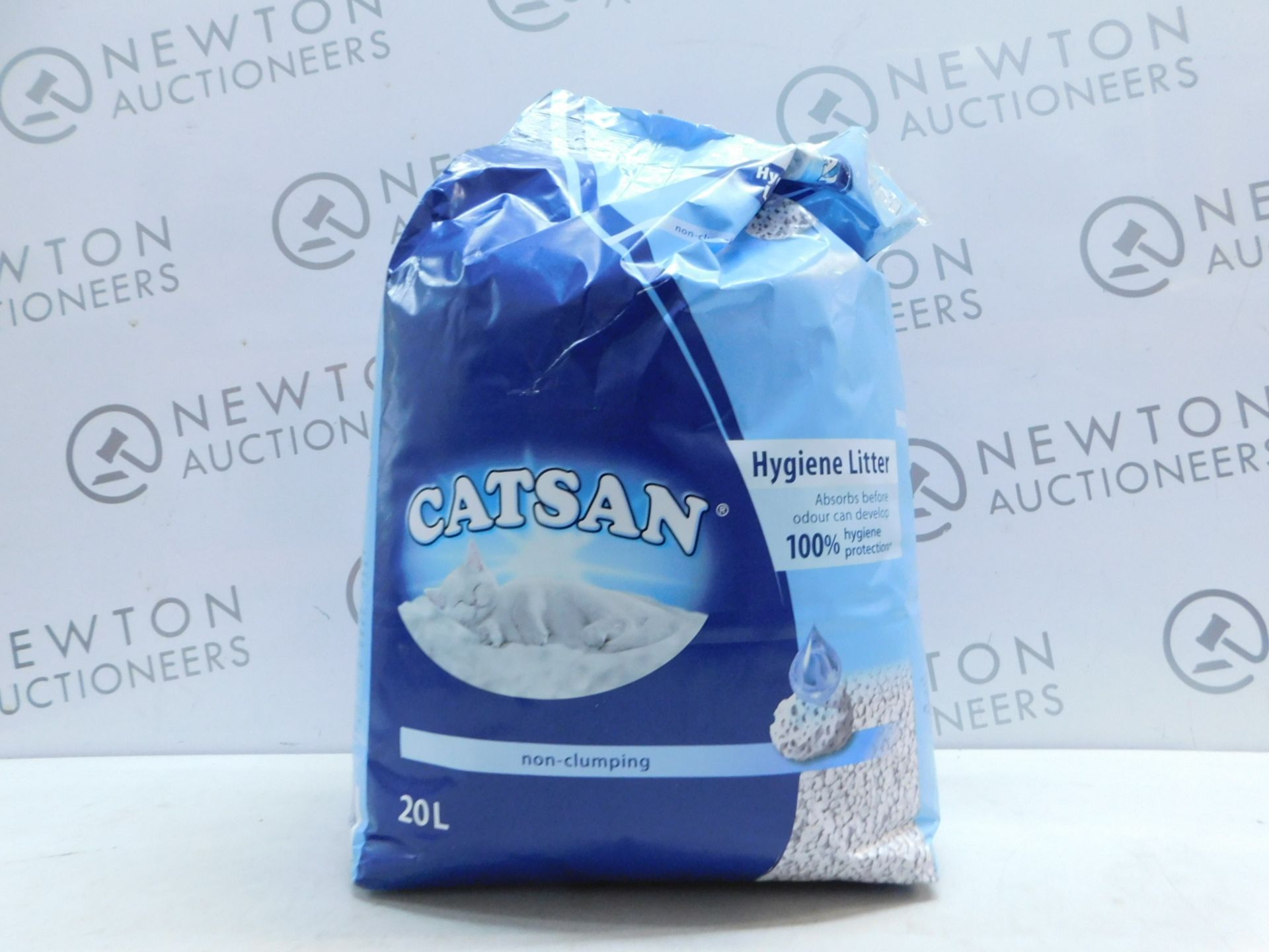 1 BAG OF CATSAN CAT LITTER RRP Â£34.99