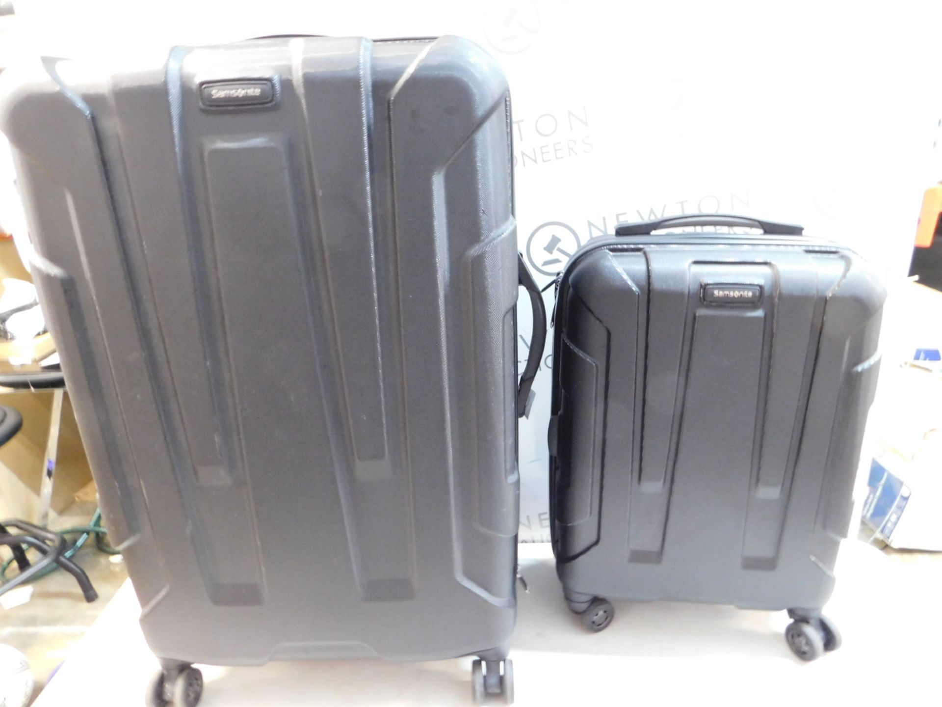 1 SAMSONITE 2-PIECE JAWS SPINNER LUGGAGE SET RRP Â£229.99