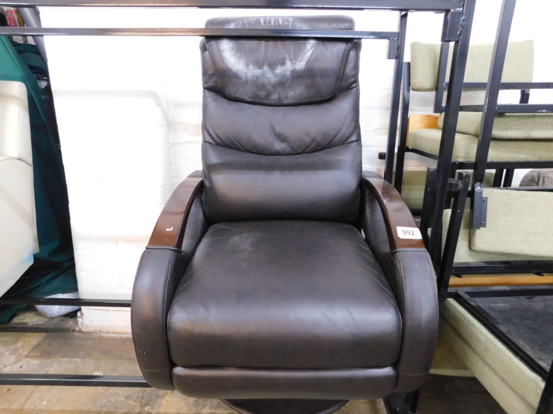 1 TRUE INNOVATION DERRICK WOOD ARM LEATHER RECLINING CHAIR RRP Â£439.99