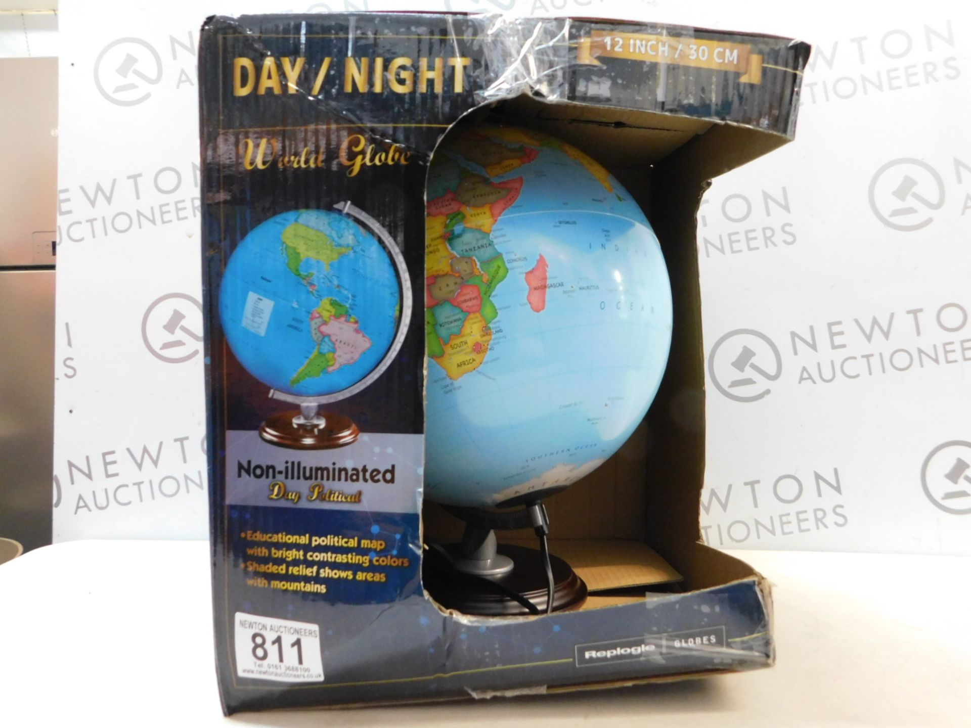 1 BOXED REPLOGLE 12" (30CM) DAY/ NIGHT WORLD GLOBE WITH WOODEN BASE RRP Â£49.99