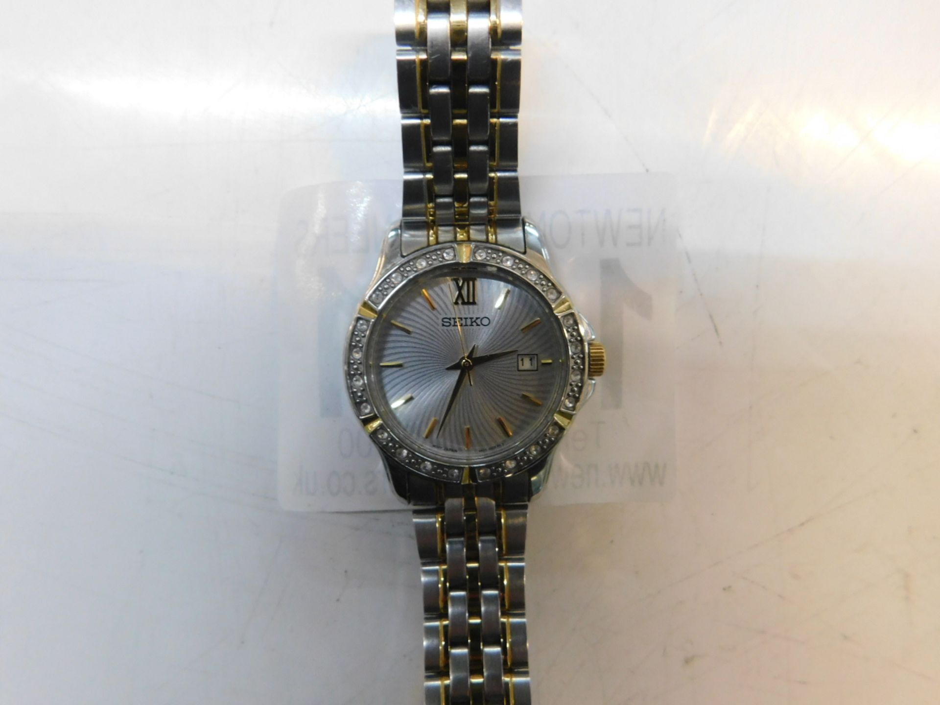 1 SEIKO LADIES SWAROVSKI STAINLESS STEEL TWO TONE SILVER QUARTZ WATCH MODEL 6N22-00G0 RRP Â£129.99