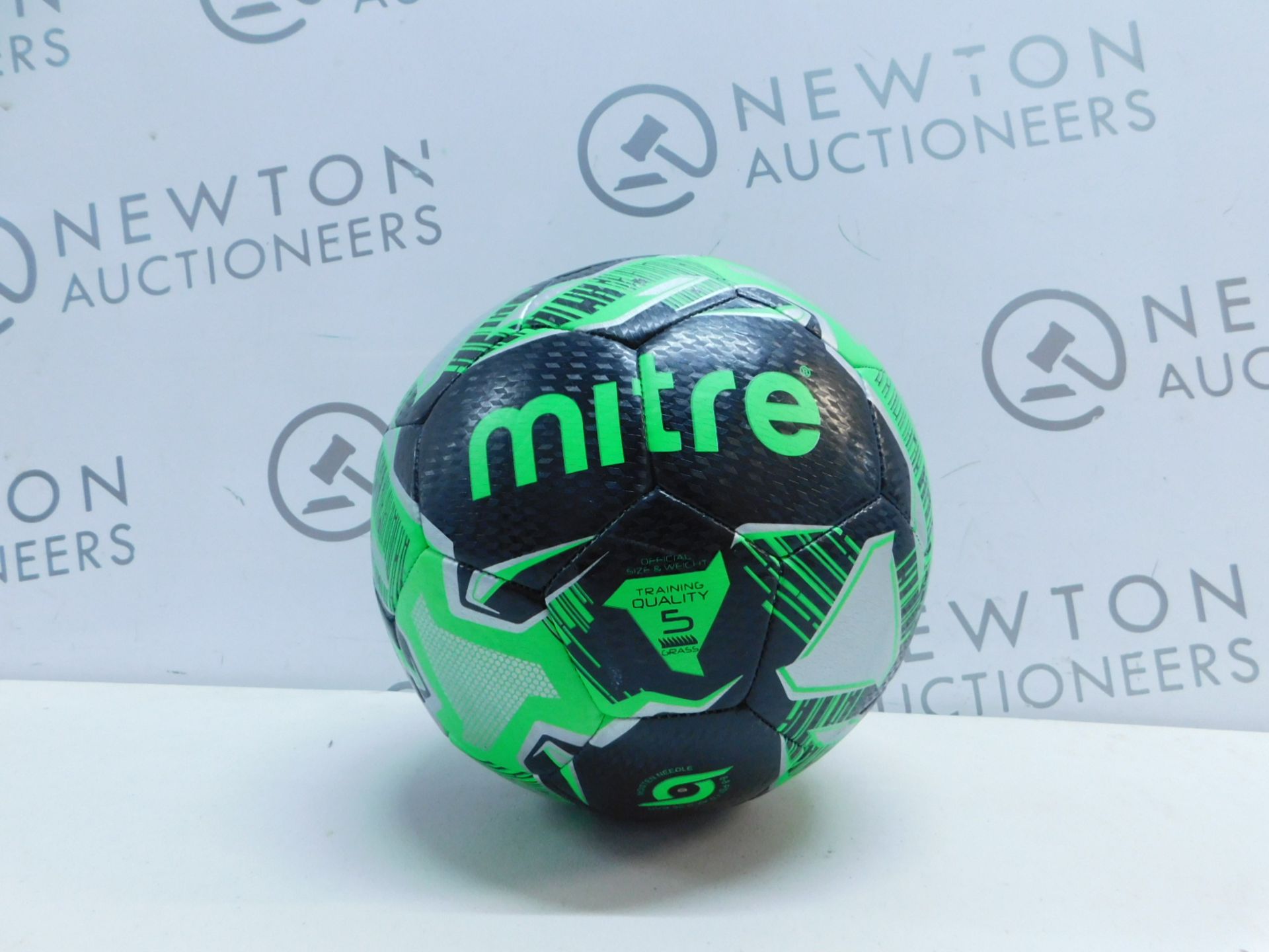 1 MITRE RELAY SIZE 5 FOOTBALL RRP Â£29.99