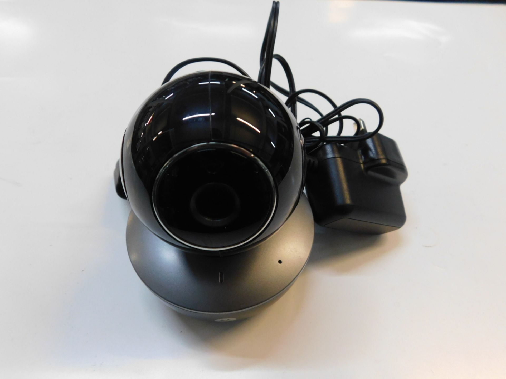 1 MOTOROLA PORTABLE FOCUS88 WIFI HOME VIDEO CAMERA RRP Â£129.99