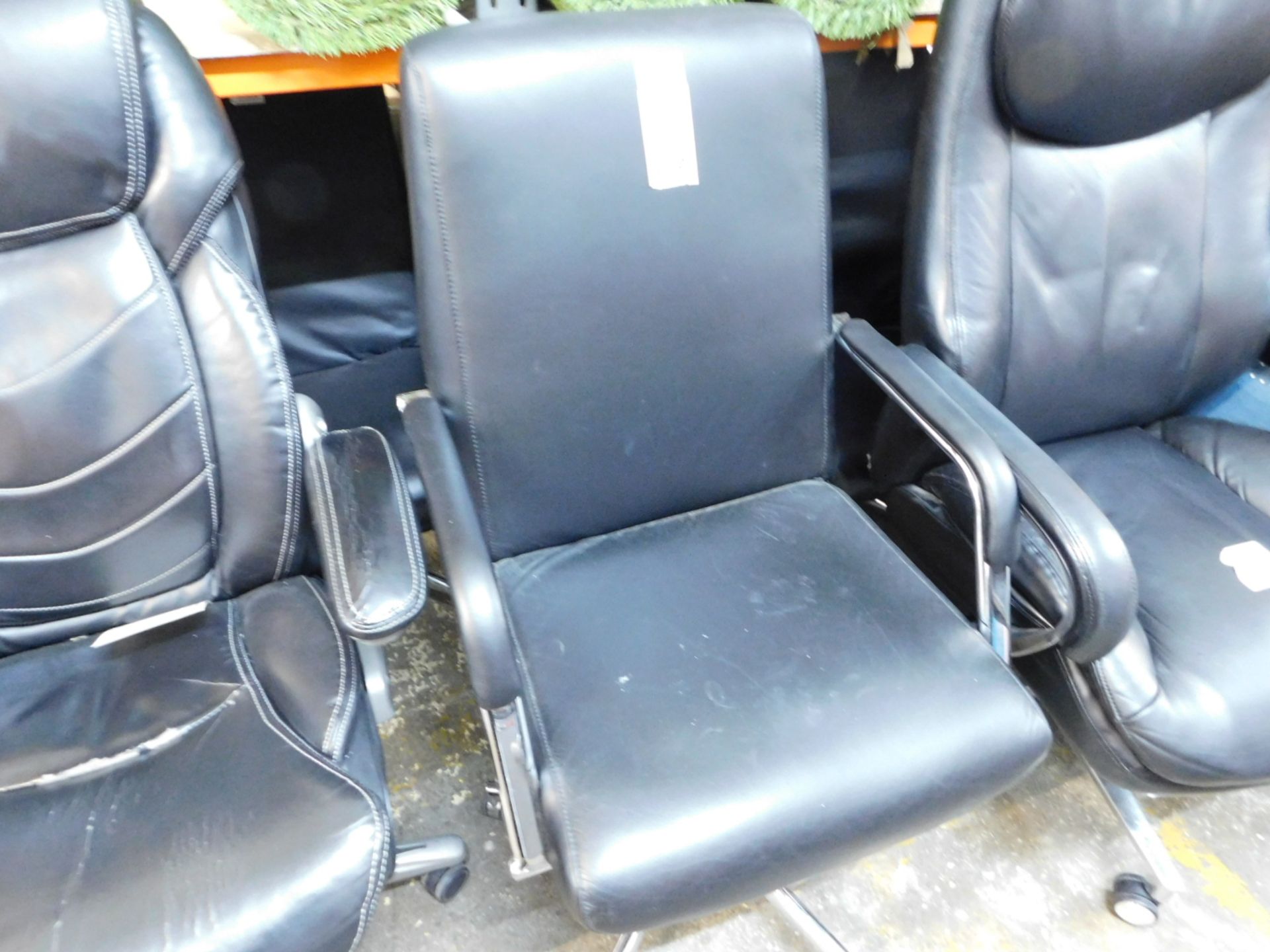1 ITALIAN LEATHER BLACK BONDED GAS LIFT MANAGERS CHAIR RRP Â£179.99