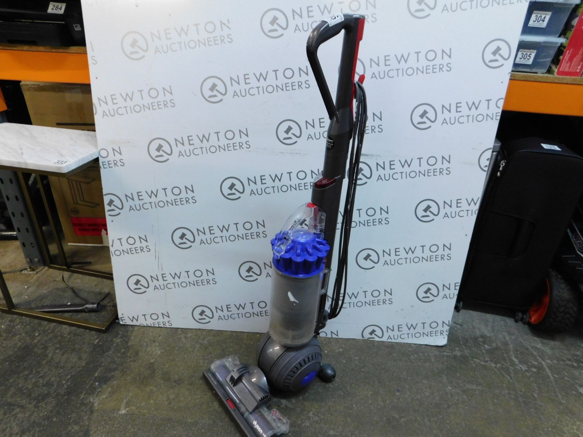 1 DYSON DC40 ANIMAL MULTI FLOOR UPRIGHT VACUUM CLEANER RRP Â£389.99