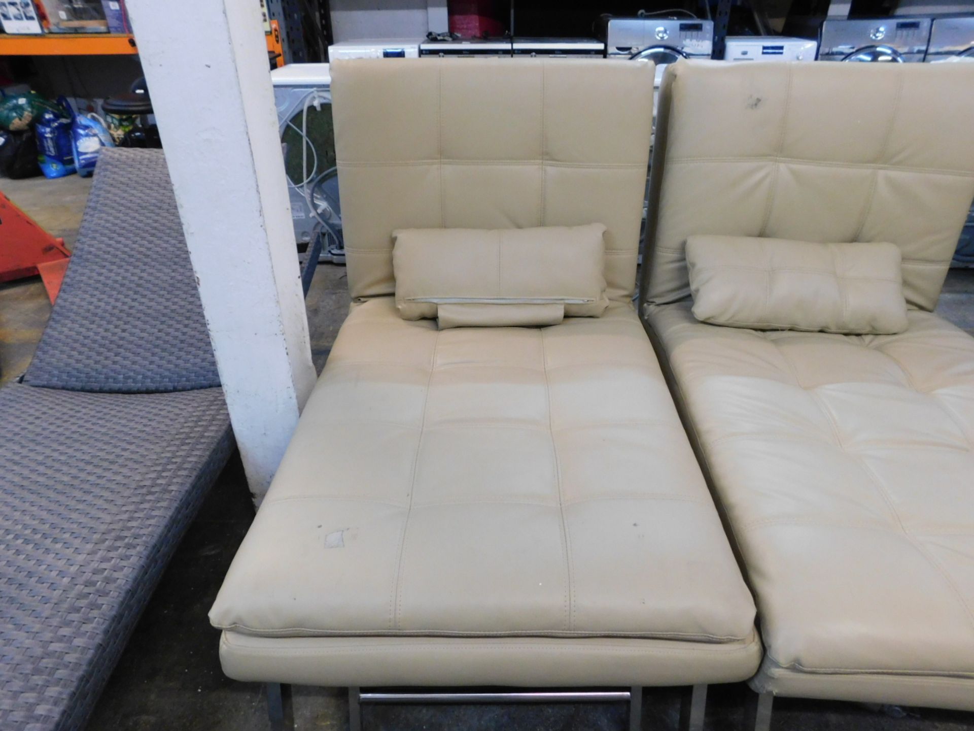 1 LIFESTYLE SOLUTIONS VALENCIA CHAISE IN CREAM LEATHER RRP Â£299