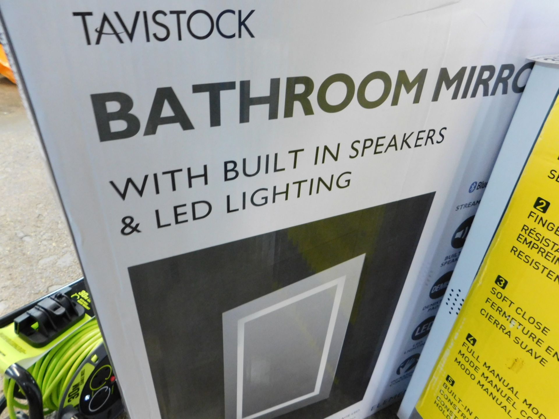 1 BOXED TAVISTOCK BLUETOOTH LED BATHROOM MIRROR WITH BUILT IN SPEAKERS & LED LIGHTS RRP Â£199