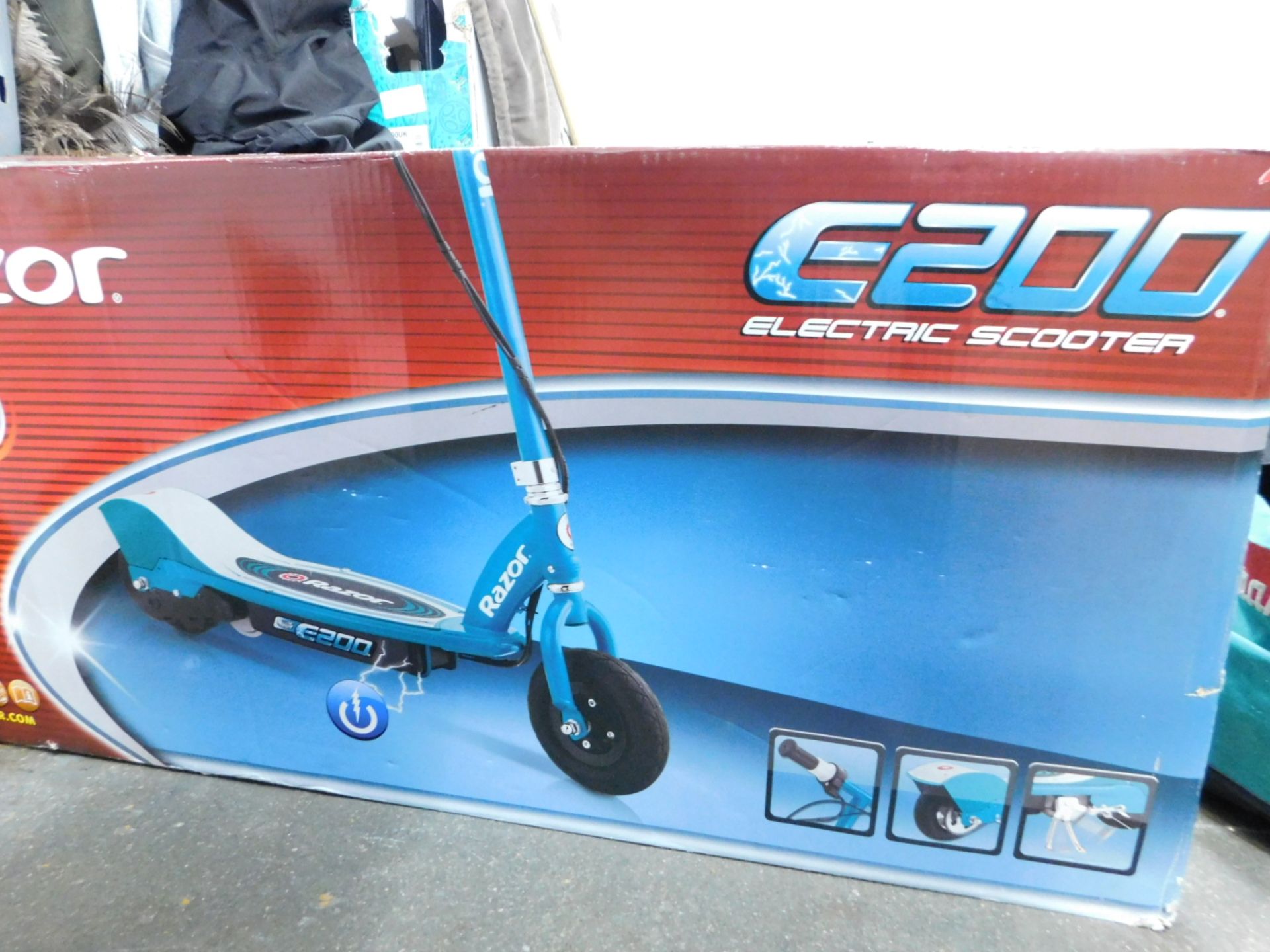 1 BOXED RAZOR POWER CORE E200 BLUE ELECTRIC SCOOTER RRP Â£239.99