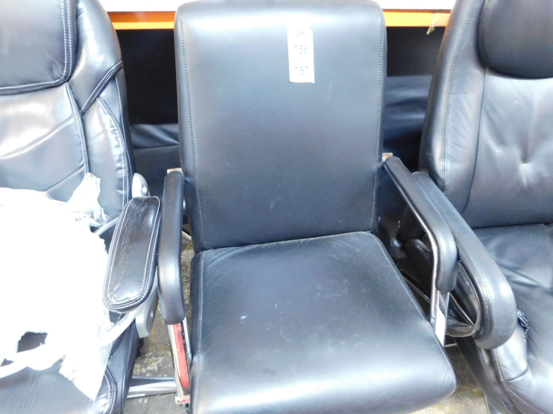 1 ITALIAN LEATHER BLACK BONDED GAS LIFT MANAGERS CHAIR RRP Â£179.99