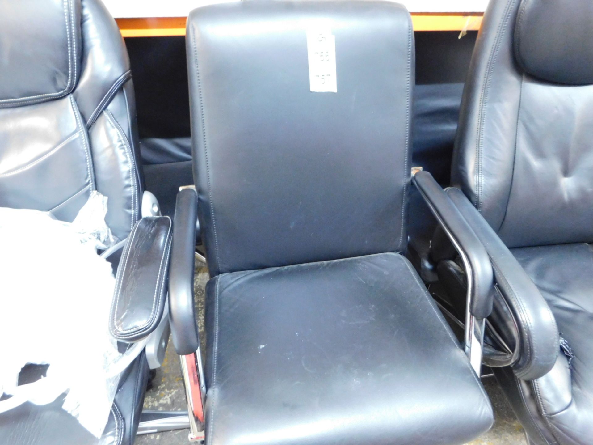 1 ITALIAN LEATHER BLACK BONDED GAS LIFT MANAGERS CHAIR RRP Â£179.99