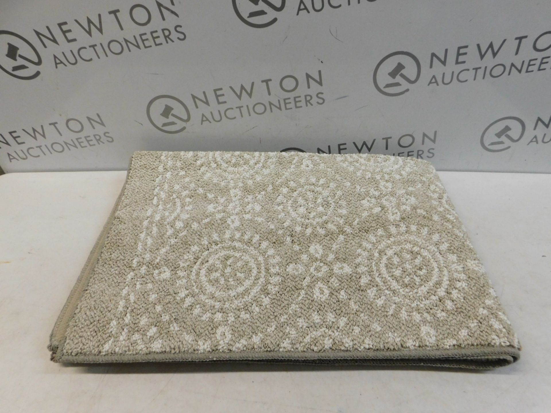 1 NEW GENERATION BEIGE & CREAM PATTERNED ACCENT RUG 30"x 45" RRP Â£44.99