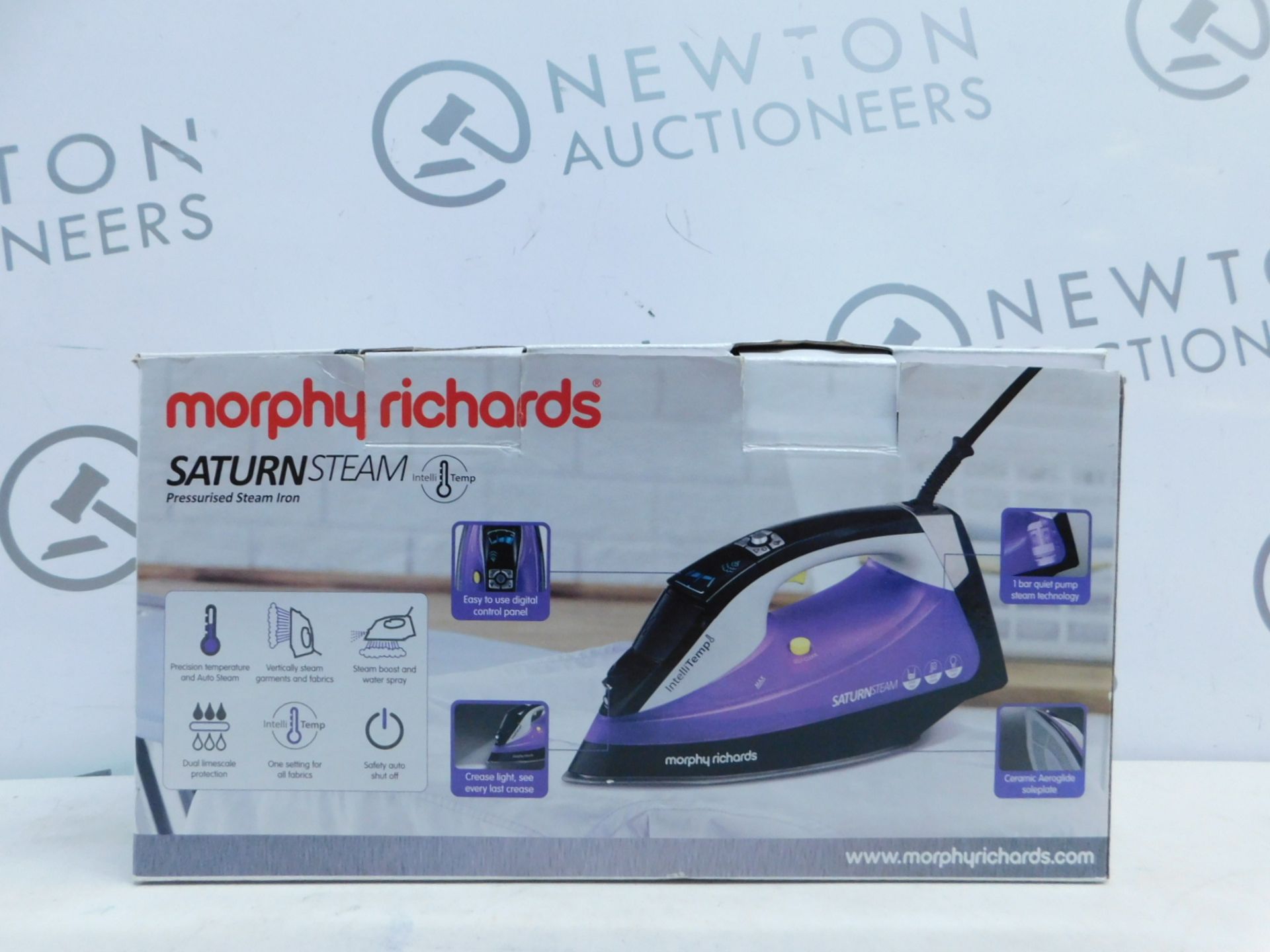 1 BOXED MORPHY RICHARDS COMFIGRIP STEAM IRON RRP Â£44.99