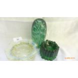 3 pieces of green glass incl.