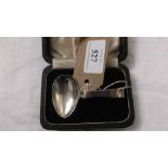 Boxed silver child's teething spoon (Sheffield 1951)