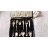 Boxed pair of six silver coffee spoons ( London 1927)