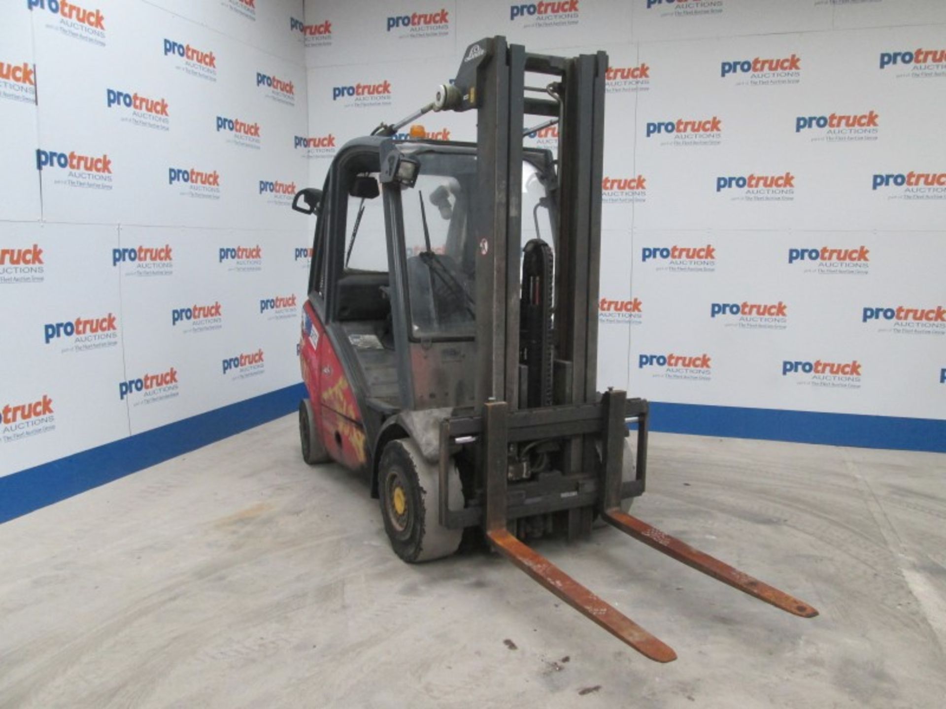 LINDE H30D Plant Diesel - VIN: H2X393P02686 - Year: 2003 - 12,916 Hours - Duplex Forklift, - Image 2 of 9