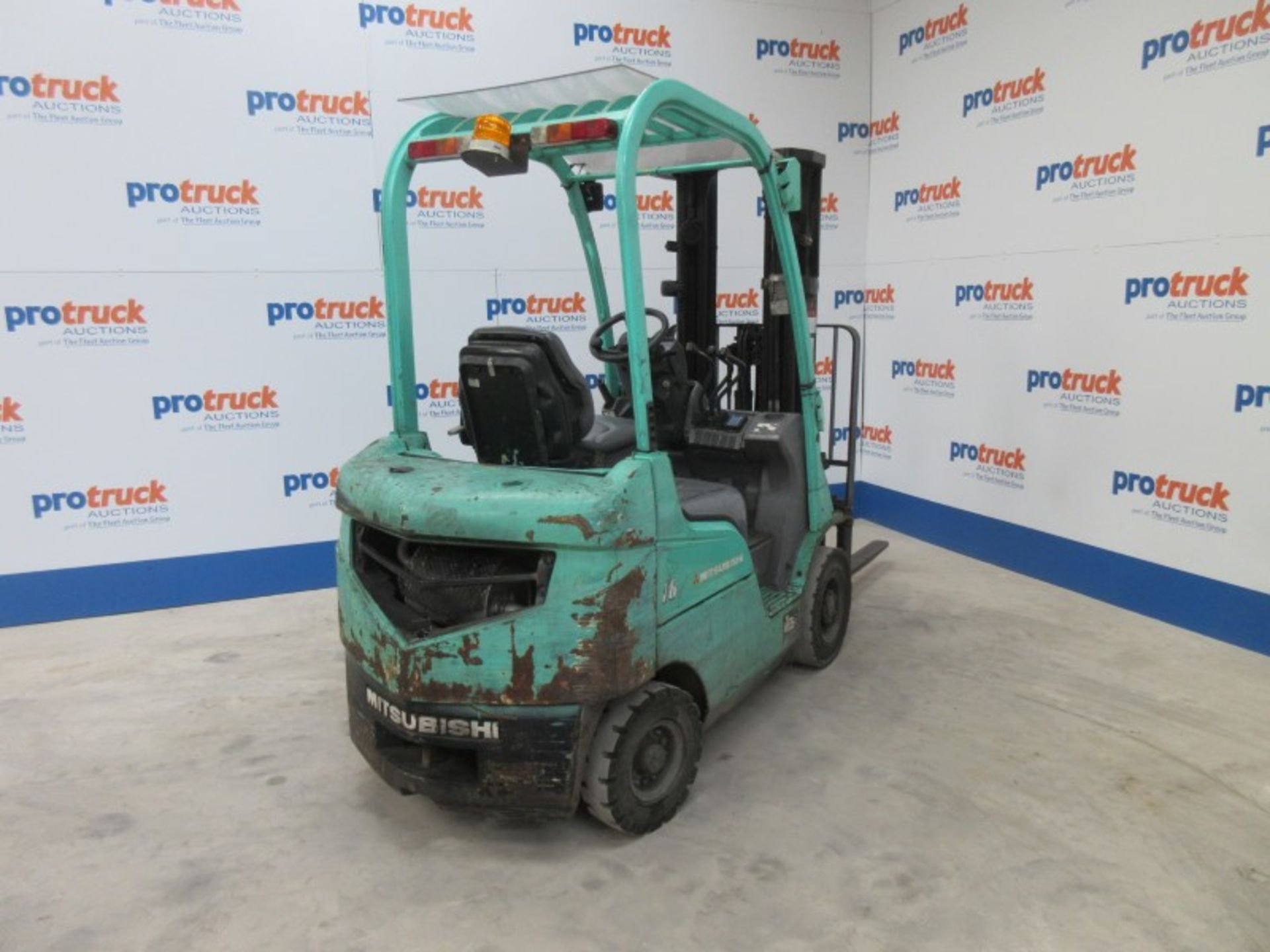 MITSUBISHI FD18N Plant Diesel - VIN: EF16D40275 - Year: 2010 - no display Hours - Triplex - Image 4 of 9