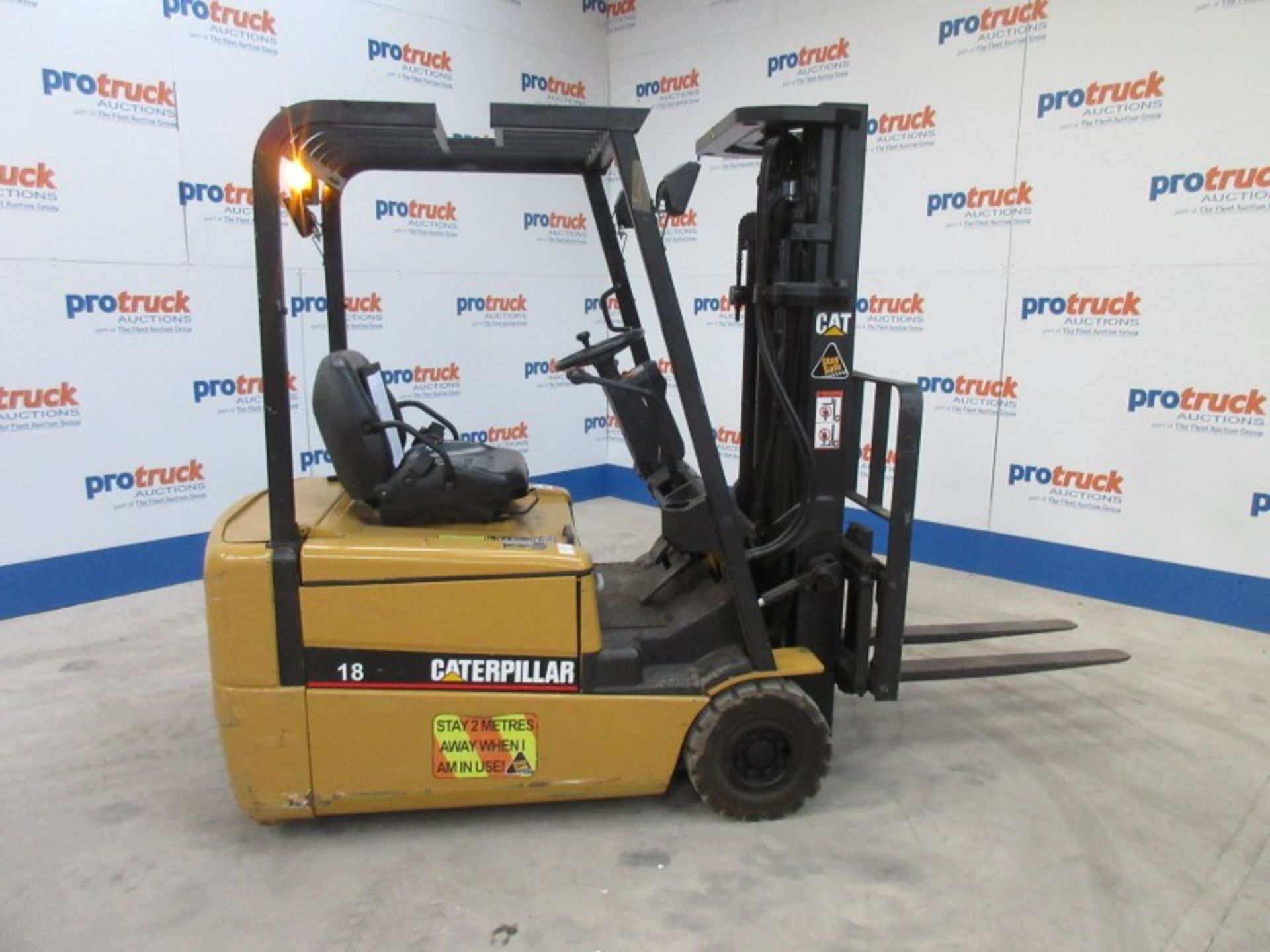 CATERPILLAR EP18KT Plant Electric - VIN: ETB5A26198 - Year: 2002 - 5,923 Hours - Triplex Forklift, - Image 6 of 9