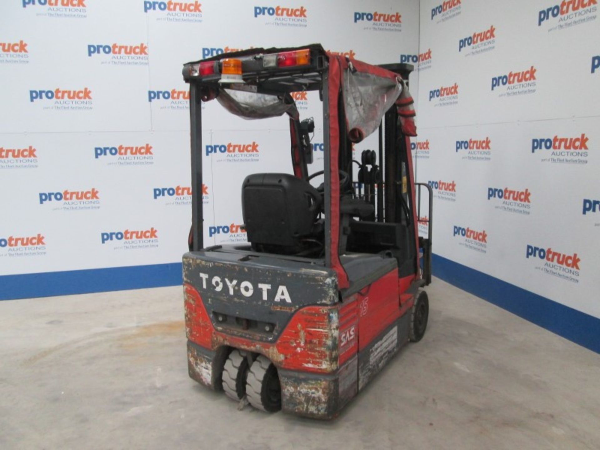 TOYOTA 7FBEF15 Plant Electric - VIN: 7FBEF15E12604 - Year: 2005 - 17,854 Hours - Triplex 4.7M - Image 4 of 9