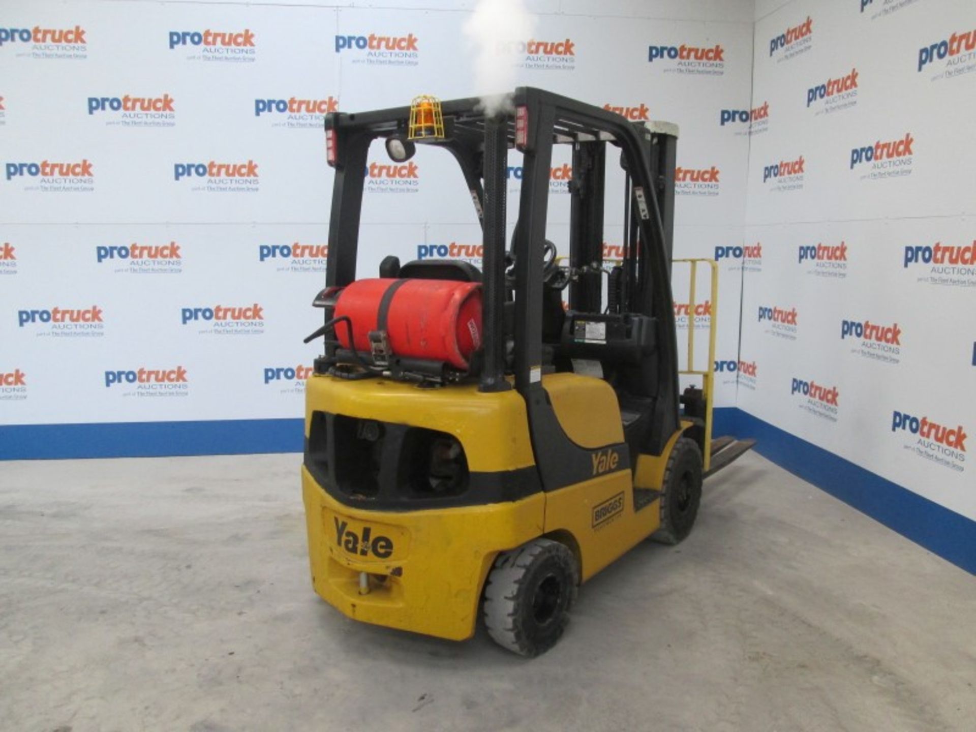 YALE GLP20SVX Plant LPG / CNG - VIN: C810B05654J - Year: 2011 - 6,216 Hours - Triplex 4.9M Forklift, - Image 4 of 9