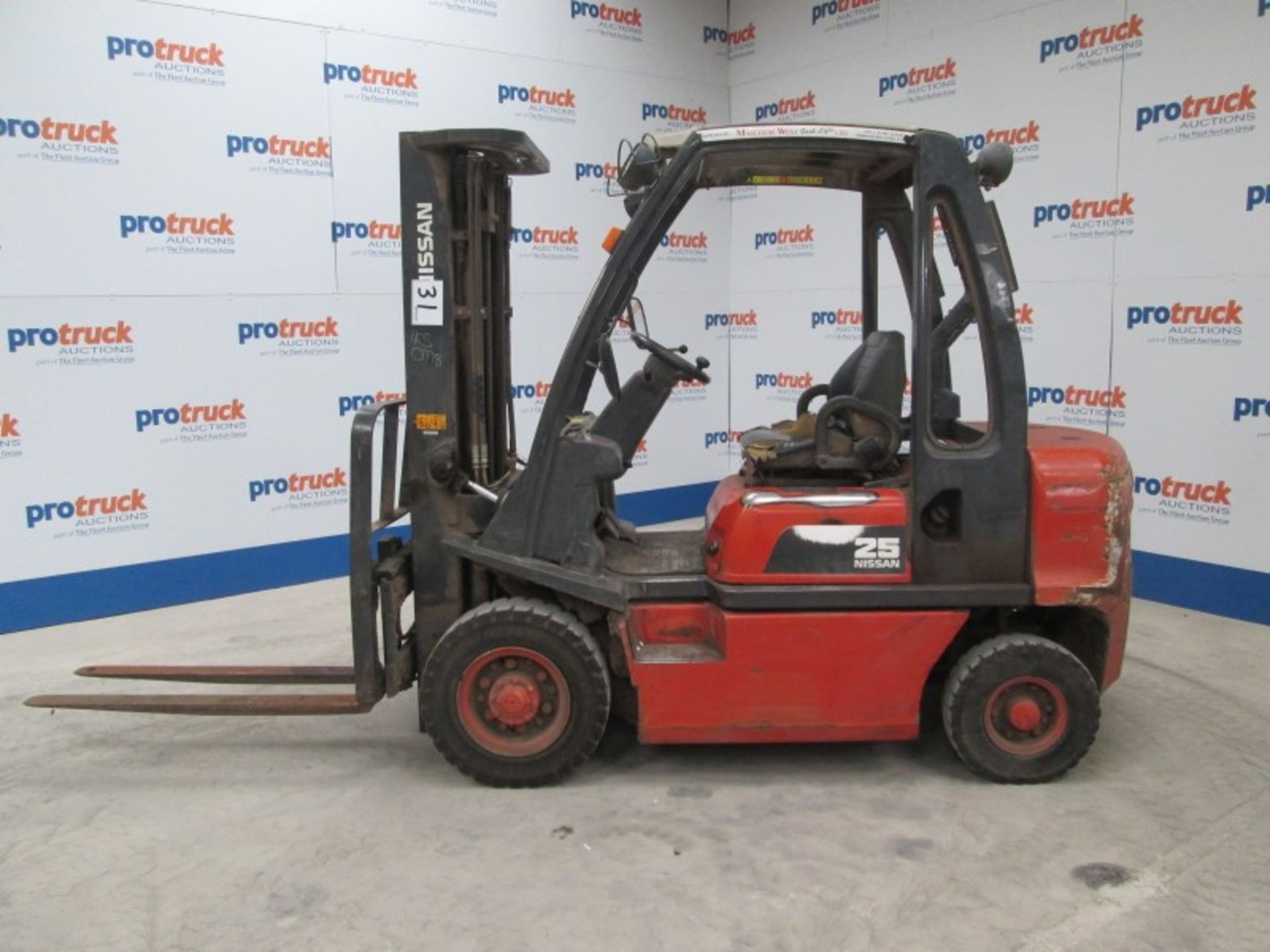 NISSAN FD02A250 Plant Diesel - VIN: FD02E703532 - Year: 2001 - 6,480 Hours - Triplex 4.75M Forklift, - Image 3 of 9