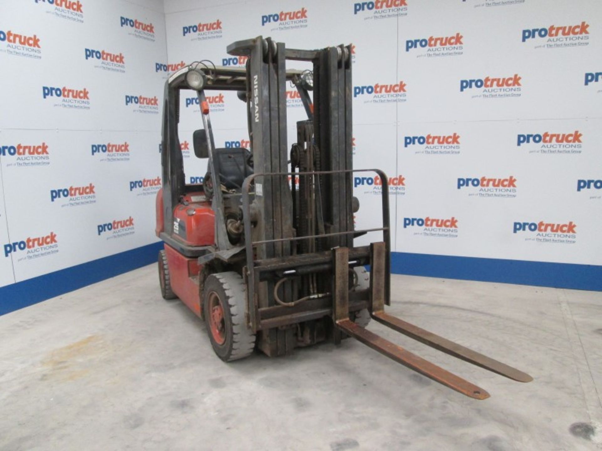 NISSAN FD02A250 Plant Diesel - VIN: FD02E703532 - Year: 2001 - 6,480 Hours - Triplex 4.75M Forklift, - Image 2 of 9