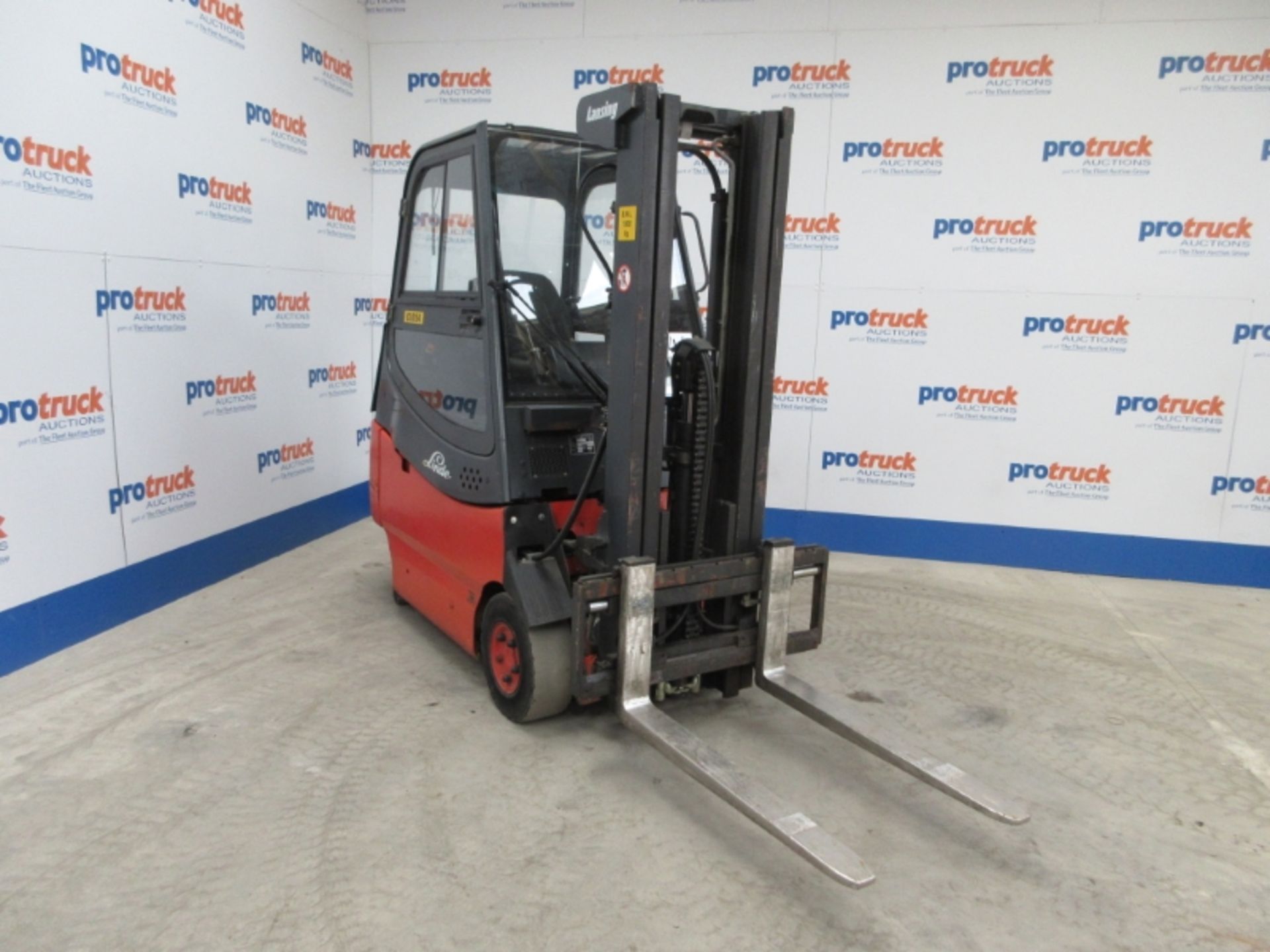 LINDE E20-02EX Plant Electric - VIN: H2X336N01830 - Year: 2002 - 1,591 Hours - Duplex Forklift, - Image 2 of 8