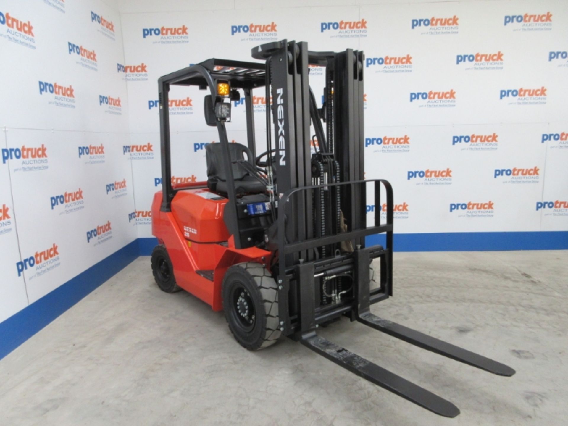 NEXEN FDR25 Plant Diesel - VIN: R2C1827J - Year: 2019 - 3 Hours - Triplex 4.8M Forklift, - Image 2 of 9