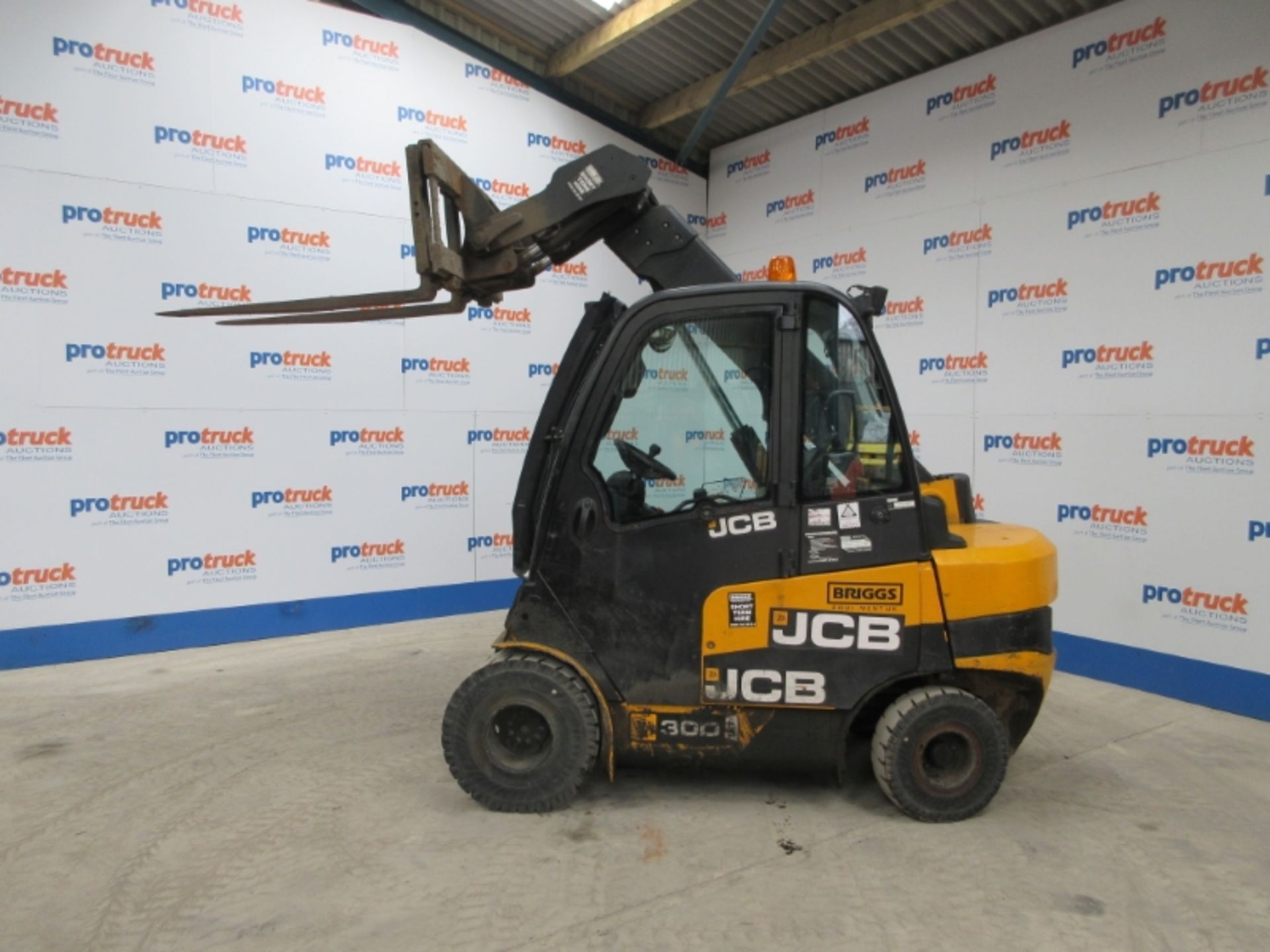 JCB TLT30 Plant Diesel - VIN: JCBTLT30P01539671 - Year: 2010 - 10,156 Hours - Teletruck, R.D.L - Image 3 of 9