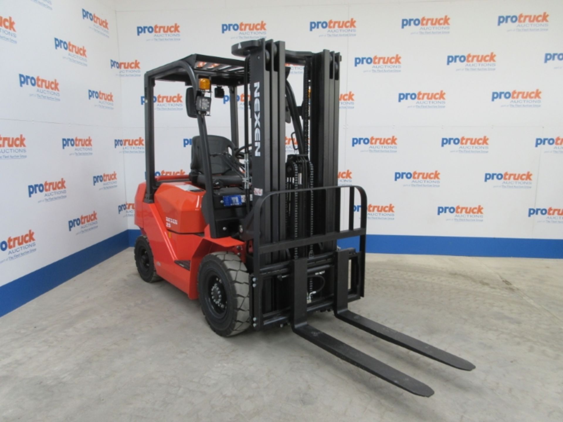 NEXEN FDR25 Plant Diesel - VIN: R2C1828J - Year: 2019 - 3 Hours - Triplex 4.8M Forklift, - Image 2 of 9