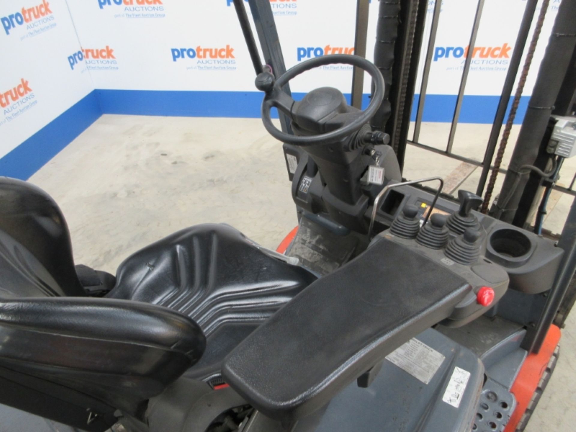 TOYOTA 8FBMT20 Plant Electric - VIN: 8FDF25E11557 - Year: 2012 - 1,509 Hours - Duplex 3.7M Forklift, - Image 7 of 9