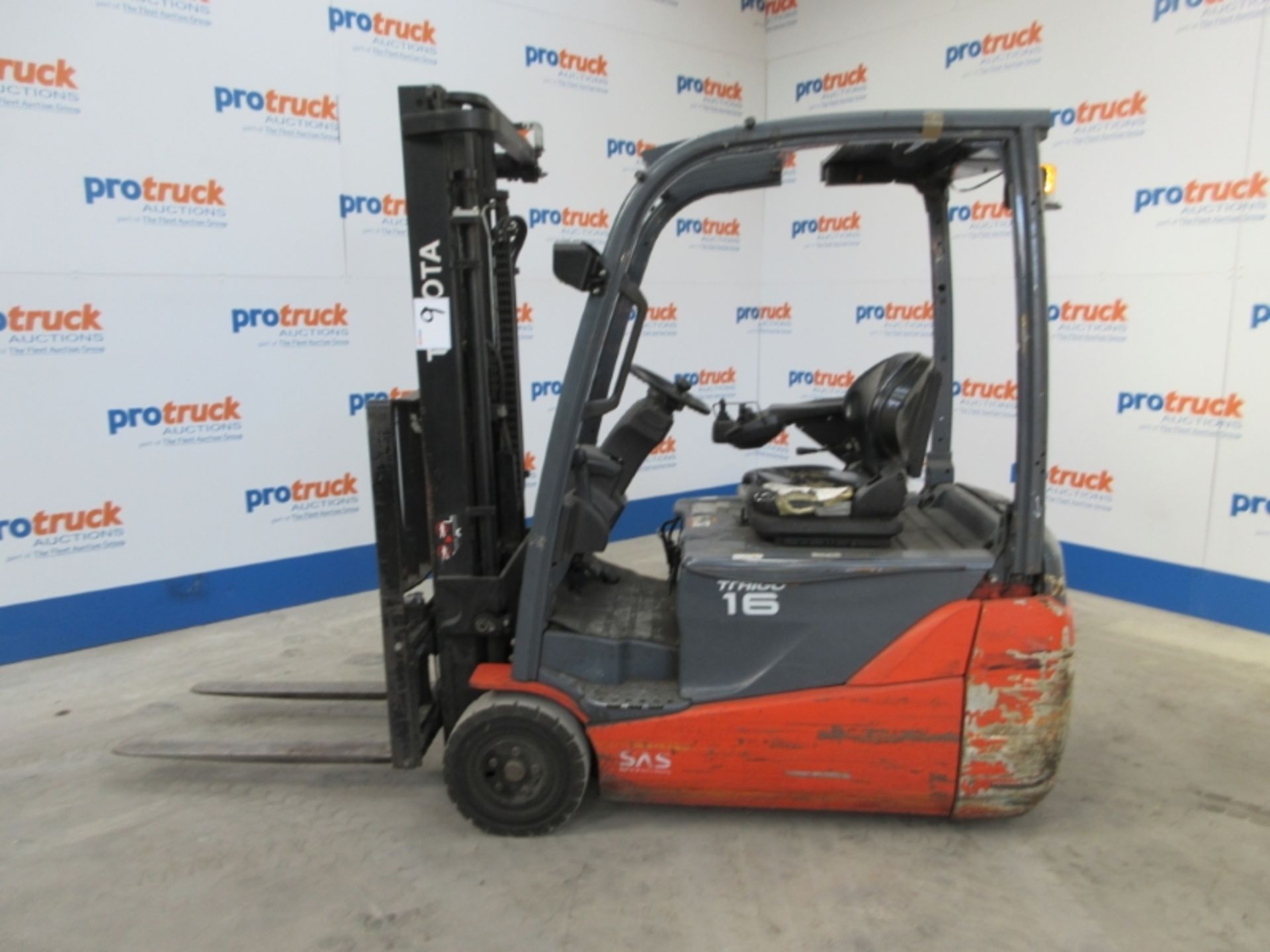 TOYOTA 8FBET16 Plant Electric - VIN: E11632 - Year: 2012 - 10,746 Hours - Duplex 3.3M Forklift, - Image 3 of 9