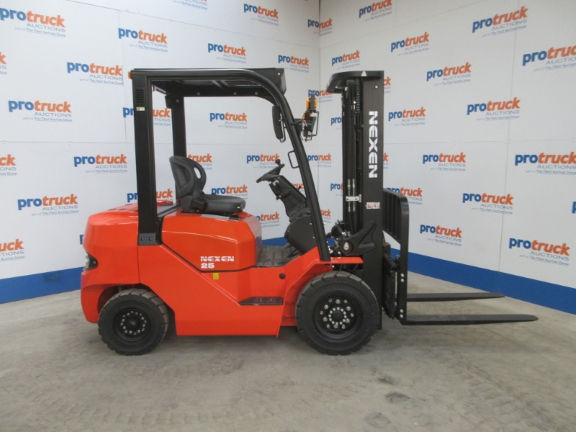 NEXEN FDR25 Plant Diesel - VIN: R2C1827J - Year: 2019 - 3 Hours - Triplex 4.8M Forklift, - Image 6 of 9