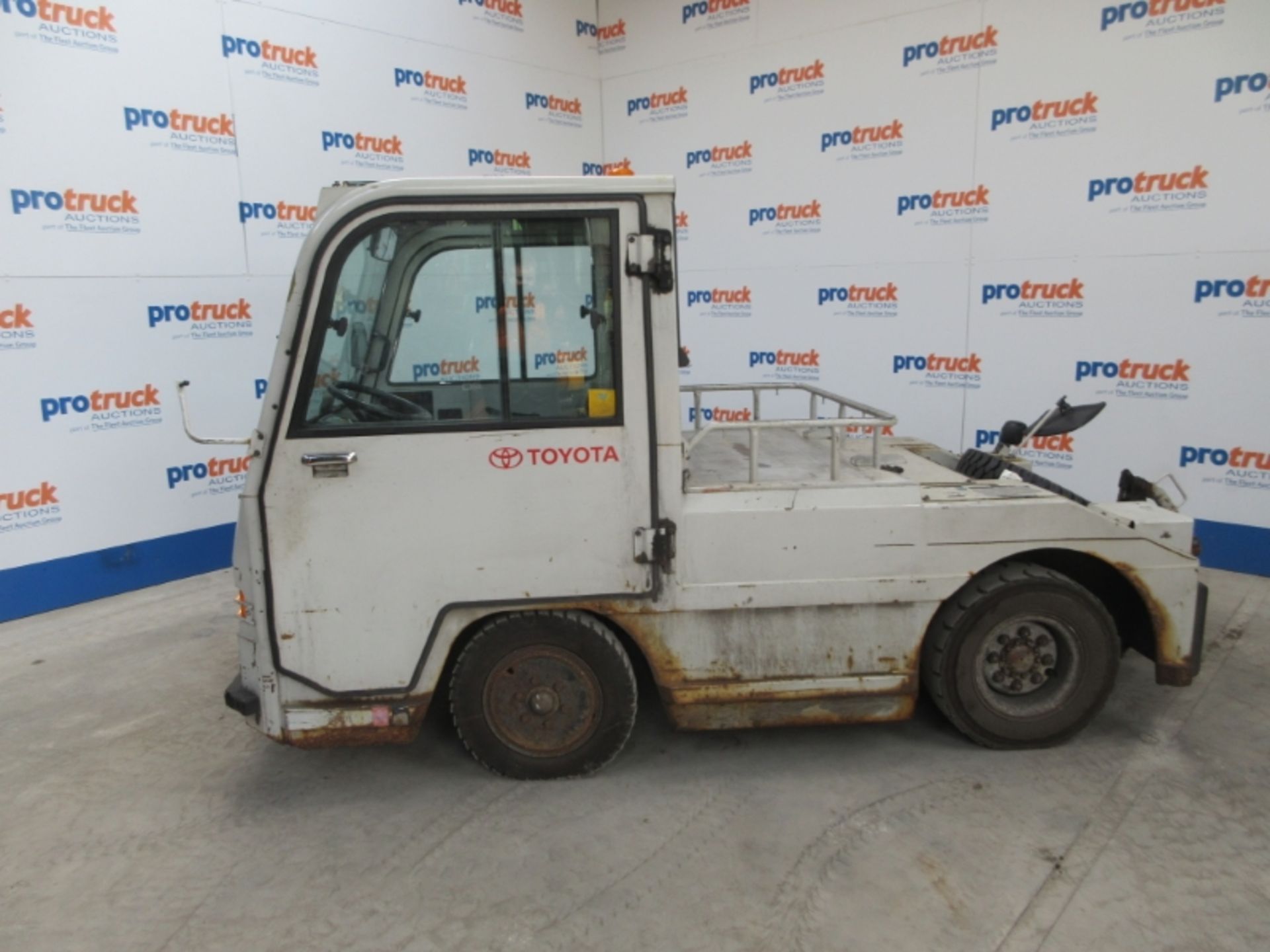 TOYOTA 2TE15 Plant Electric - VIN: 2TE15E10017 - Year: 2007 - 18,841 Hours - Towing Tractor, R.D - Image 3 of 8