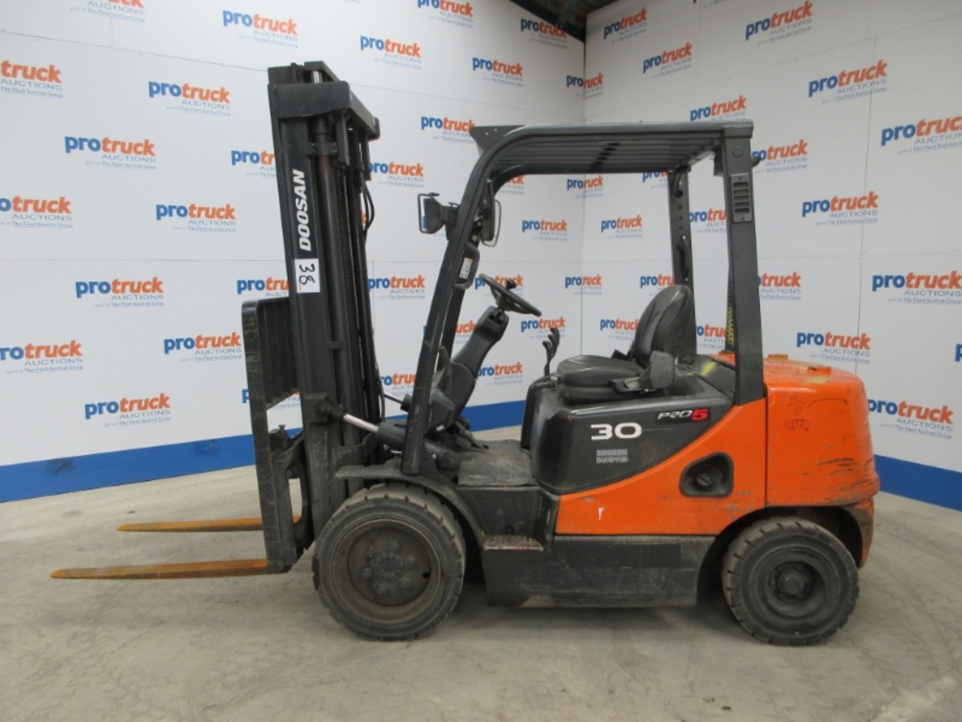 DOOSAN D30S-5 Plant Diesel - VIN: FDA06124011445 - Year: 2011 - 3,798 Hours - Duplex 3.2M - Image 3 of 9