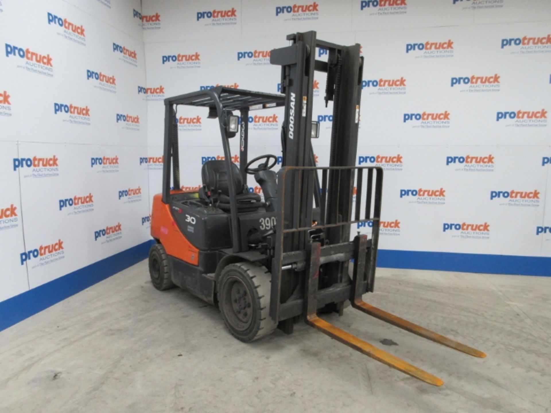 DOOSAN D30S-5 Plant Diesel - VIN: FDA06124011445 - Year: 2011 - 3,798 Hours - Duplex 3.2M - Image 2 of 9