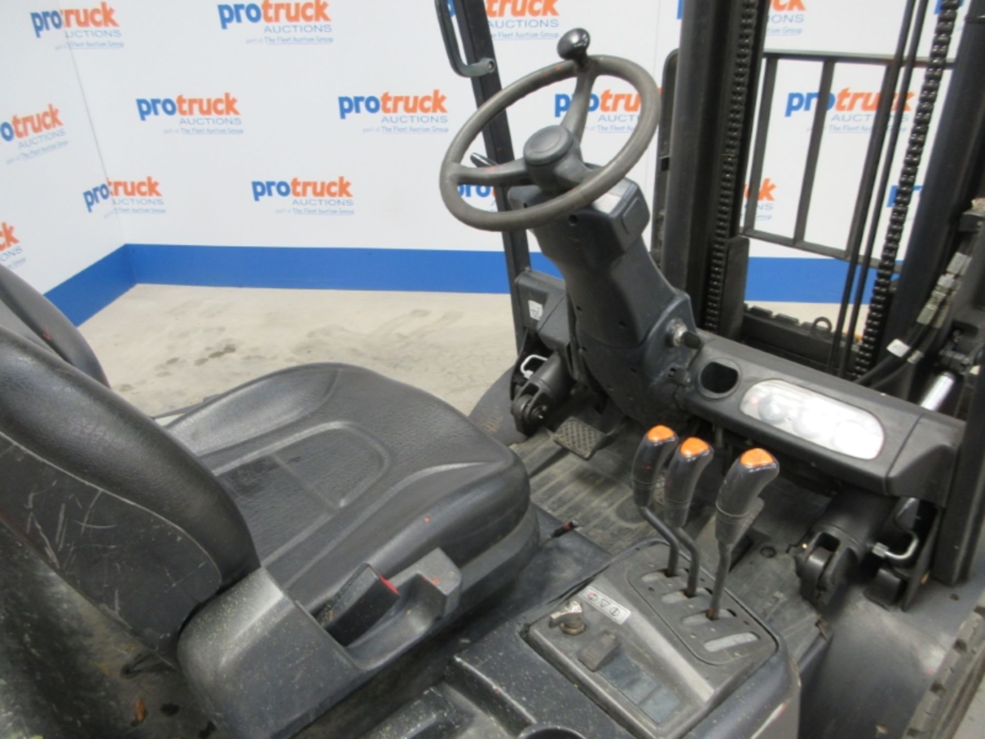 DOOSAN D30S-5 Plant Diesel - VIN: FDA06124011445 - Year: 2011 - 3,798 Hours - Duplex 3.2M - Image 7 of 9