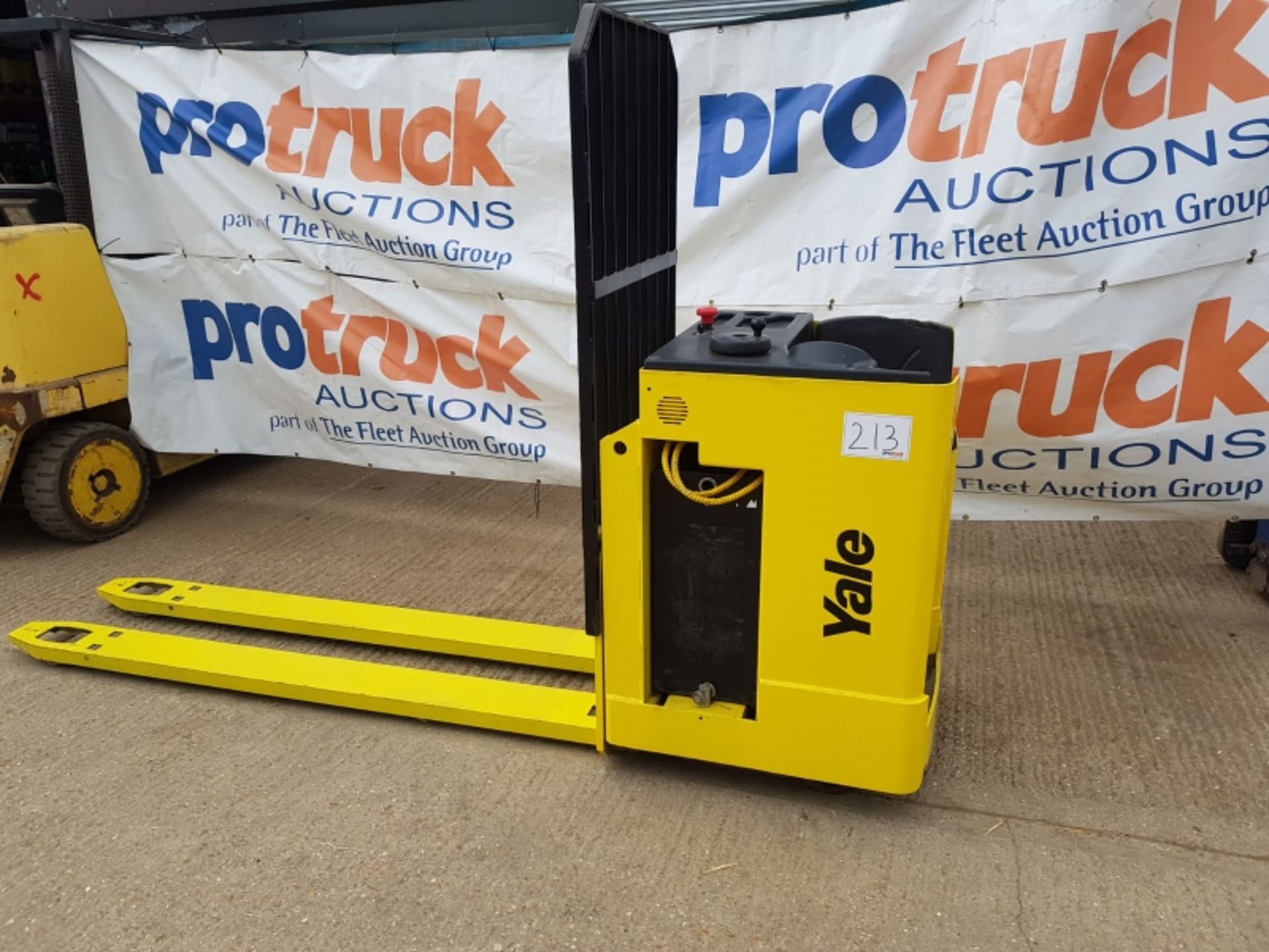 YALE MP20T Plant Electric - VIN: B854T01820K - Year: 2012 - 591 Hours - Pedestrian Pallet Truck - Image 3 of 6