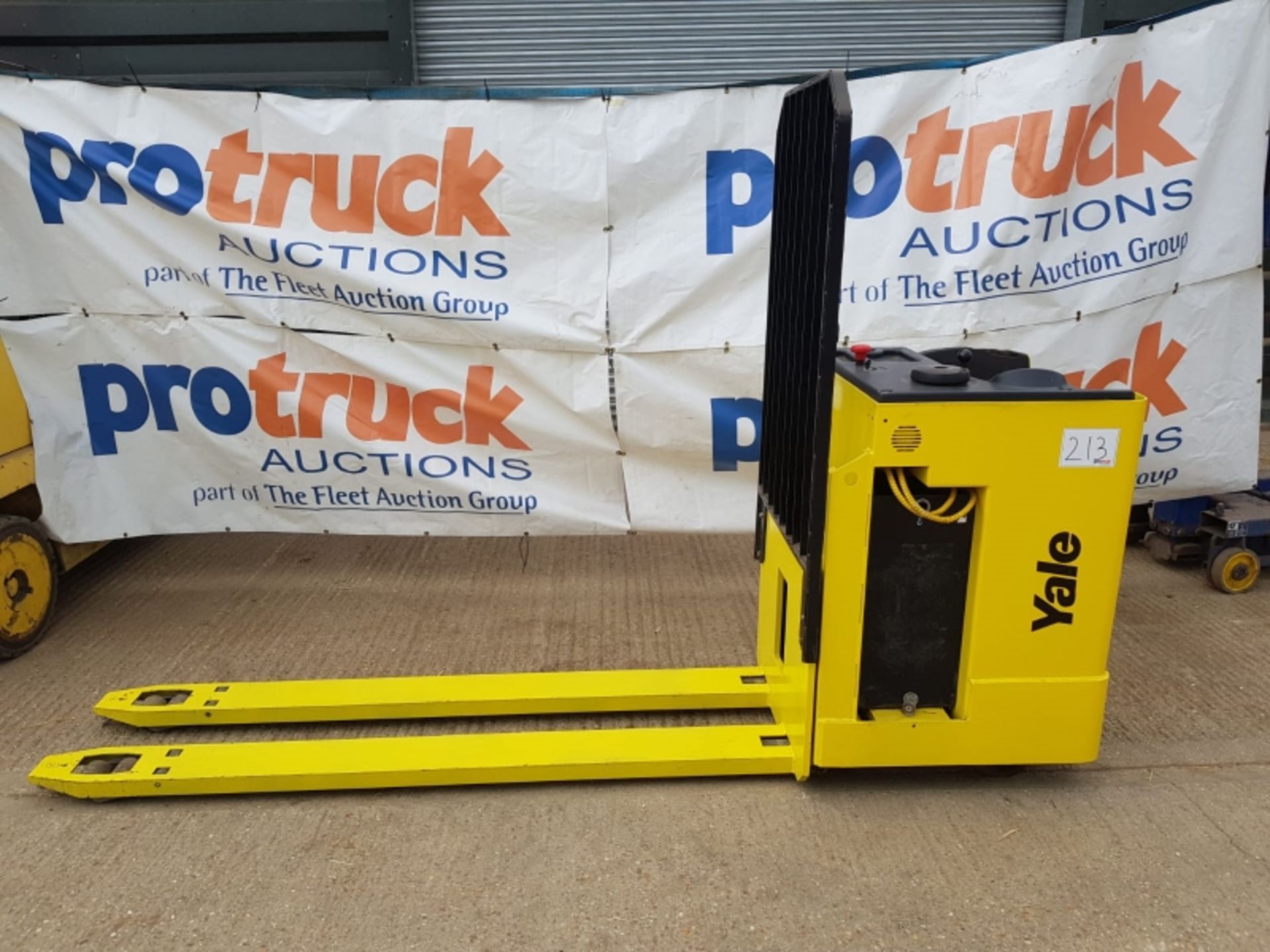 YALE MP20T Plant Electric - VIN: B854T01820K - Year: 2012 - 591 Hours - Pedestrian Pallet Truck