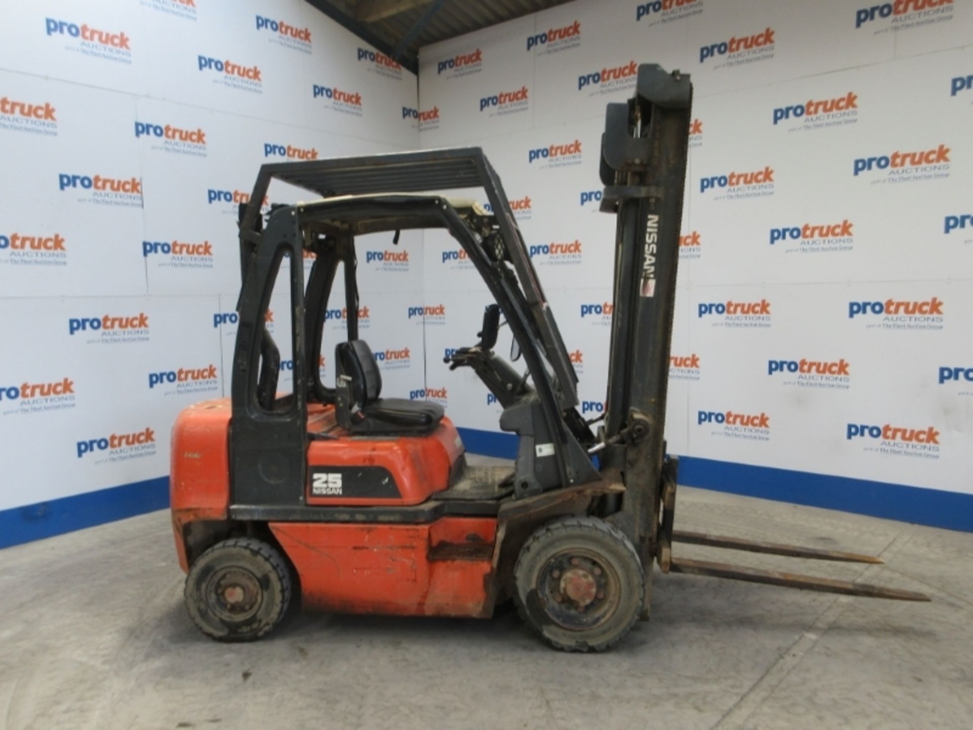 NISSAN 25 Plant Diesel - VIN: FD02A25Q - Year: 2001 - 11,732 Hours - Duplex forklift, 4m mast RDL - Image 3 of 8