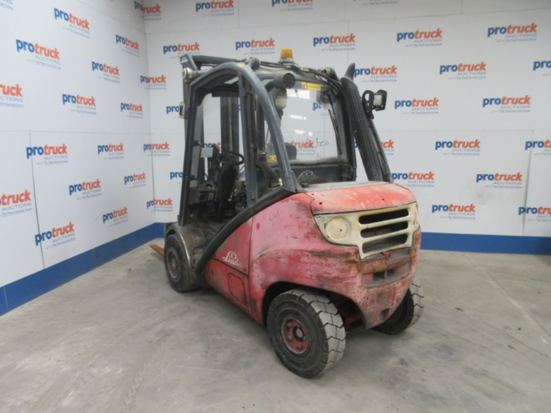 LINDE H30D Plant Diesel - VIN: H2X393S01102 - Year: 2005 - 12,112 Hours - Triplex Forklift, - Image 3 of 7