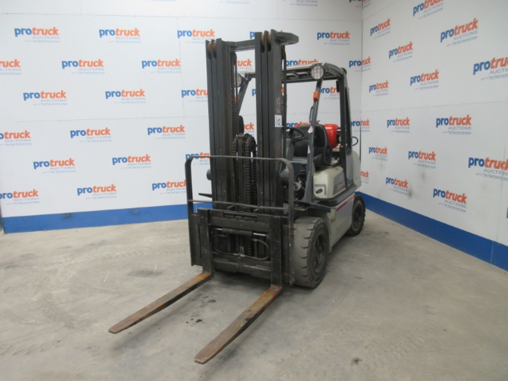 NISSAN UGD02A30PQ Plant LPG / CNG - VIN: UGD02E702469 - Year: 2007 - 1,466 Hours - Triplex Forklift,