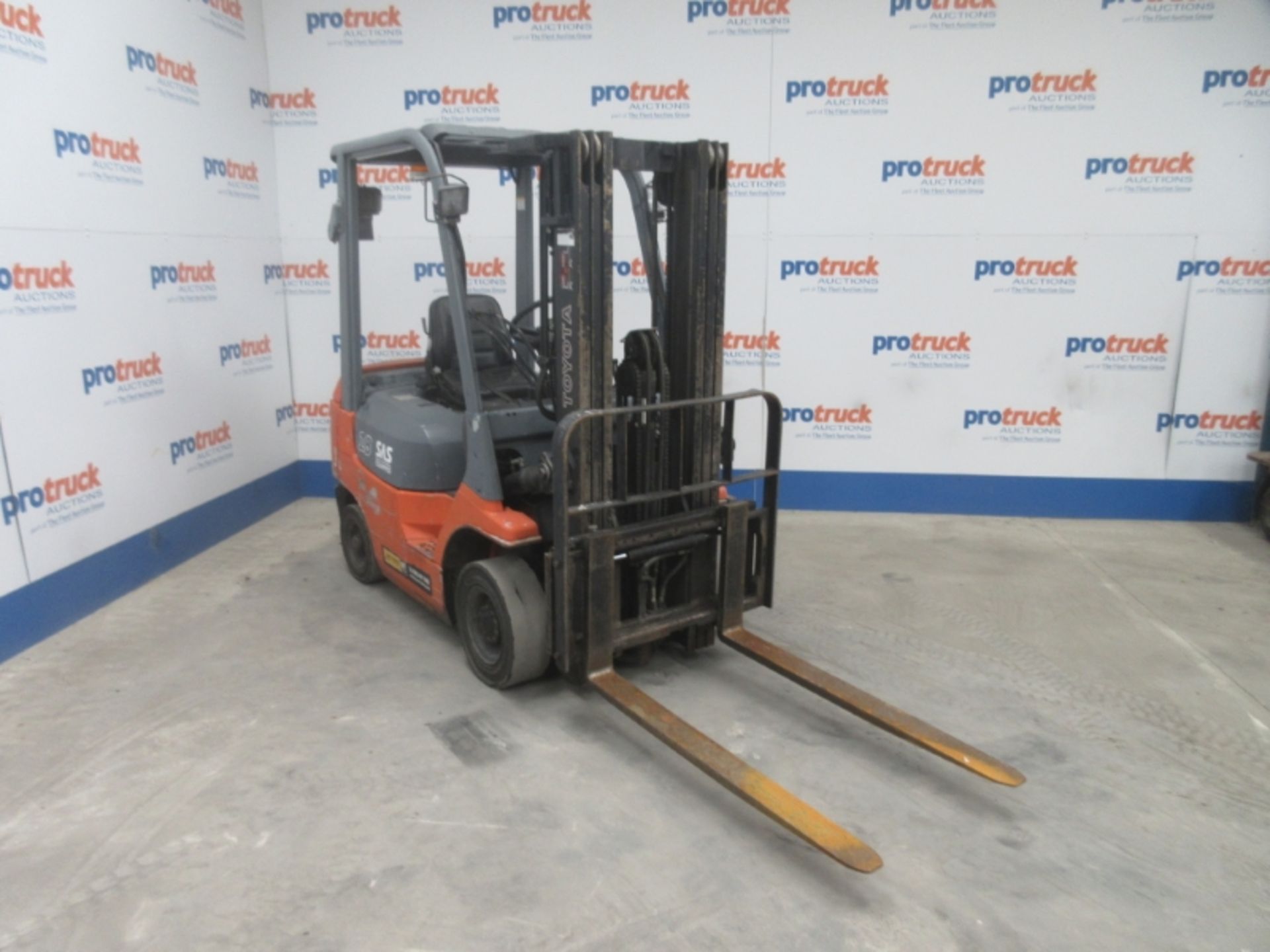 TOYOTA 02-7FDF18 Plant Diesel - VIN: E15937 - Year: 2007 - 7,943 Hours - Triplex Forklift, - Image 2 of 7