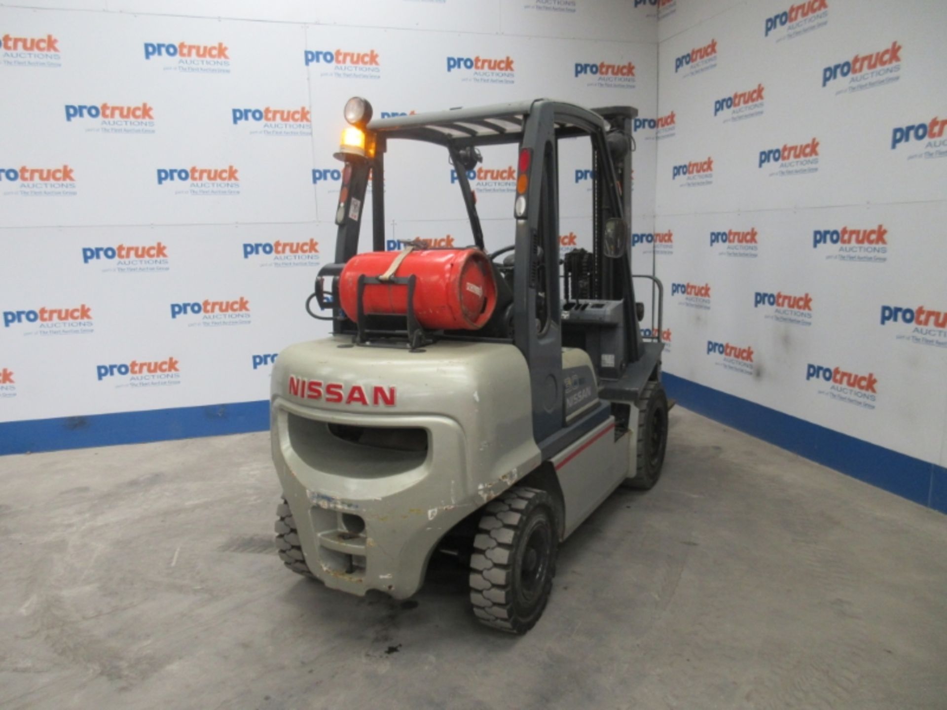 NISSAN UGD02A30PQ Plant LPG / CNG - VIN: UGD02E702469 - Year: 2007 - 1,466 Hours - Triplex Forklift, - Image 4 of 7