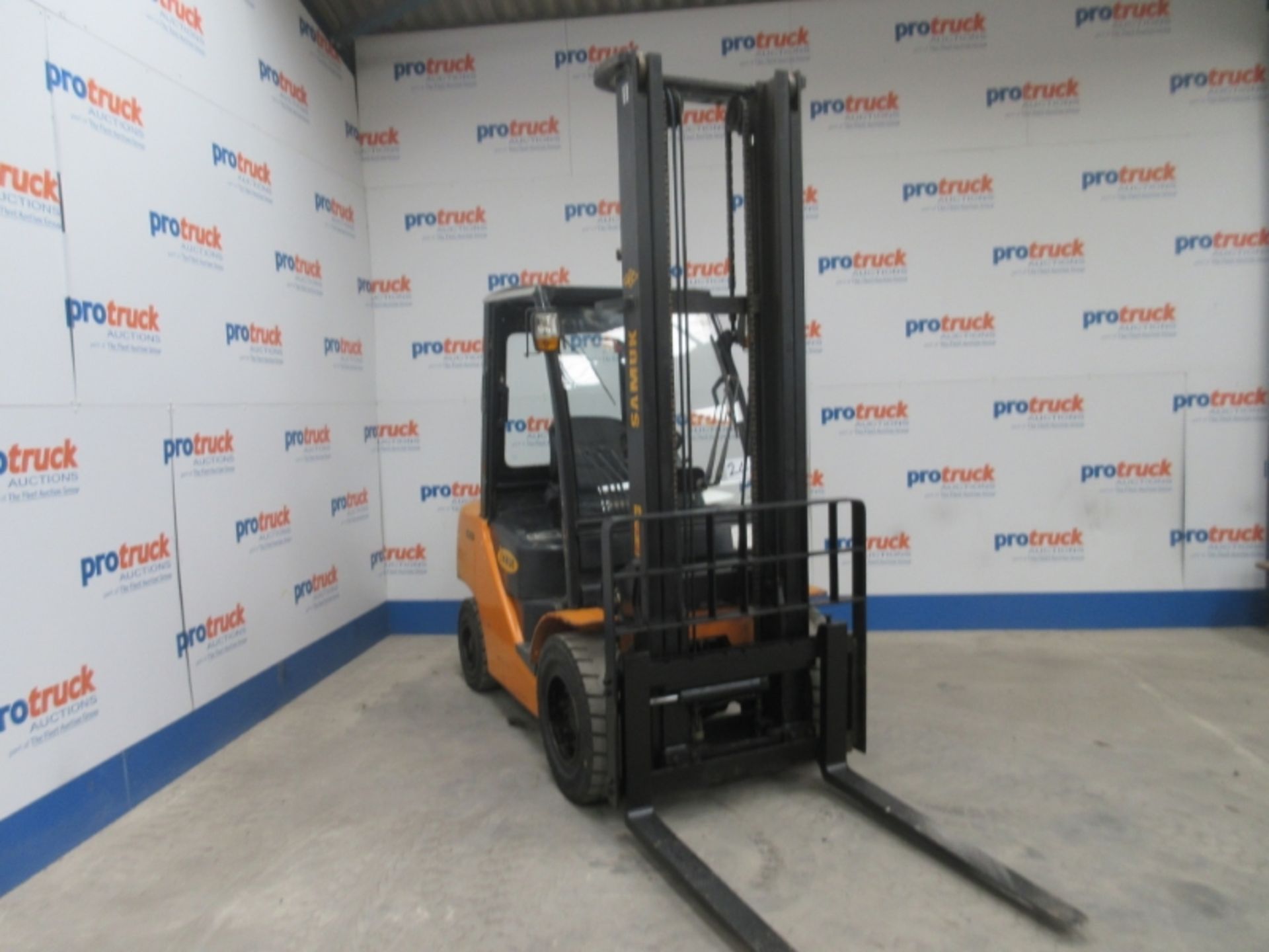 SAMUK B30D XW33M Plant Diesel - VIN: 101257076 - Year: 2011 - 5,376 Hours - Duplex Forklift, - Image 2 of 7