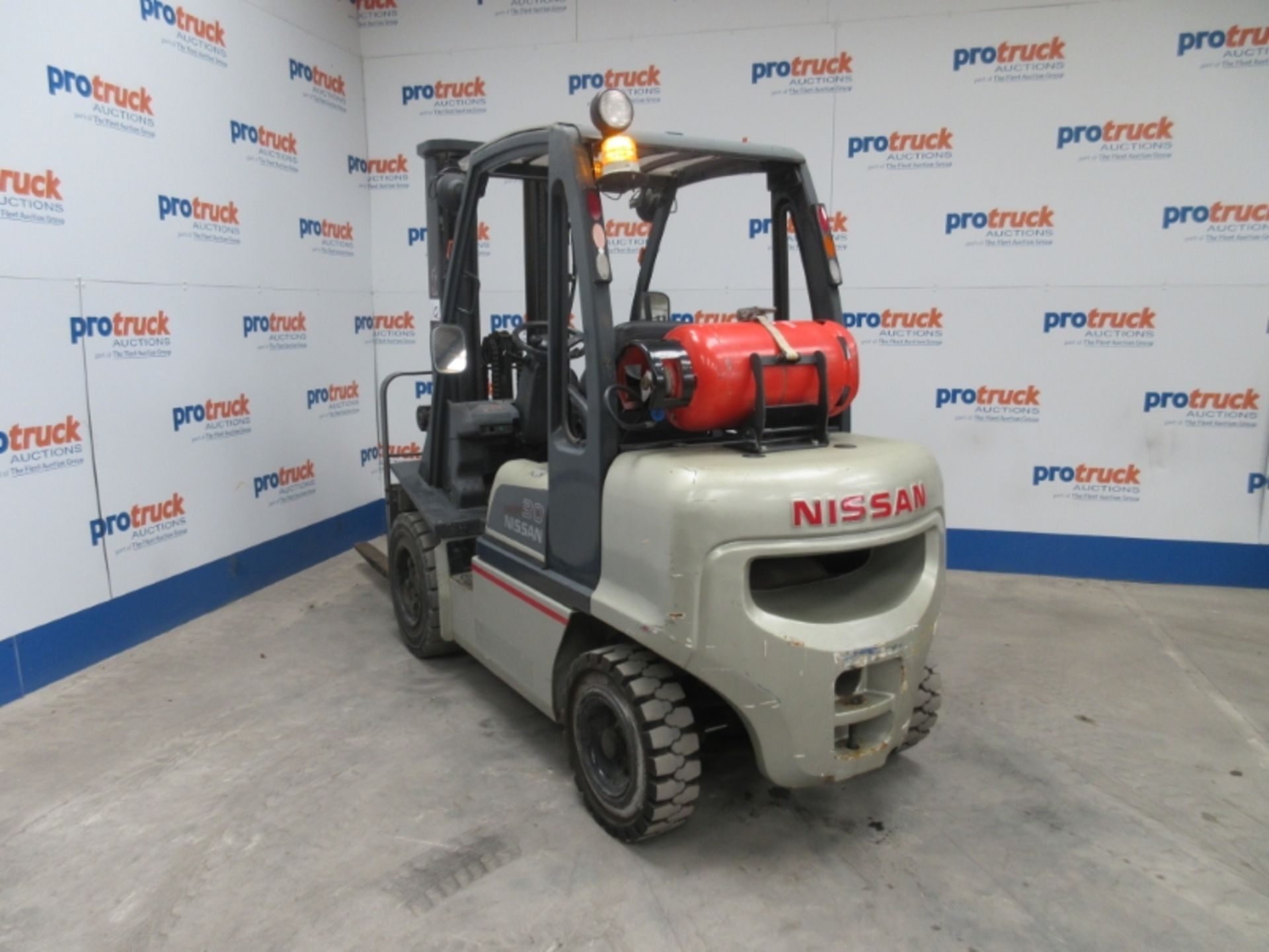 NISSAN UGD02A30PQ Plant LPG / CNG - VIN: UGD02E702469 - Year: 2007 - 1,466 Hours - Triplex Forklift, - Image 3 of 7