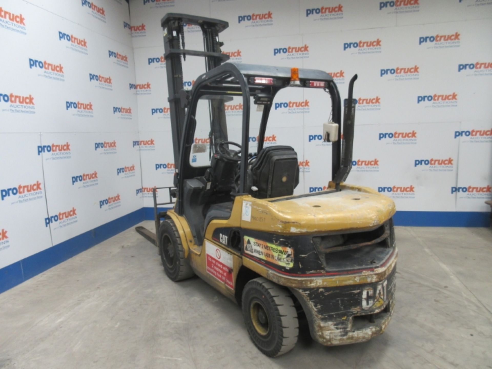 CATERPILLAR DP35N Plant Diesel - VIN: ET14E50233 - Year: 2005 - 7,452 Hours - Duplex Forklift, - Image 3 of 7